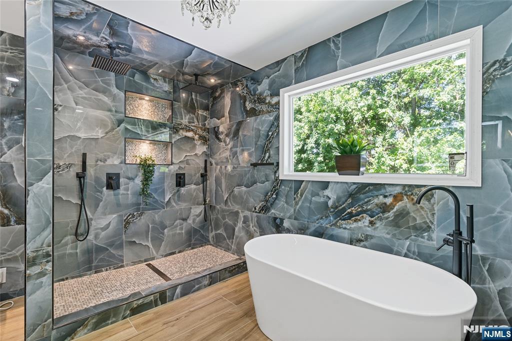 Rutherford, New Jersey, 07070, United States, 3 Bedrooms Bedrooms, ,4 BathroomsBathrooms,Residential,For Sale,1826504