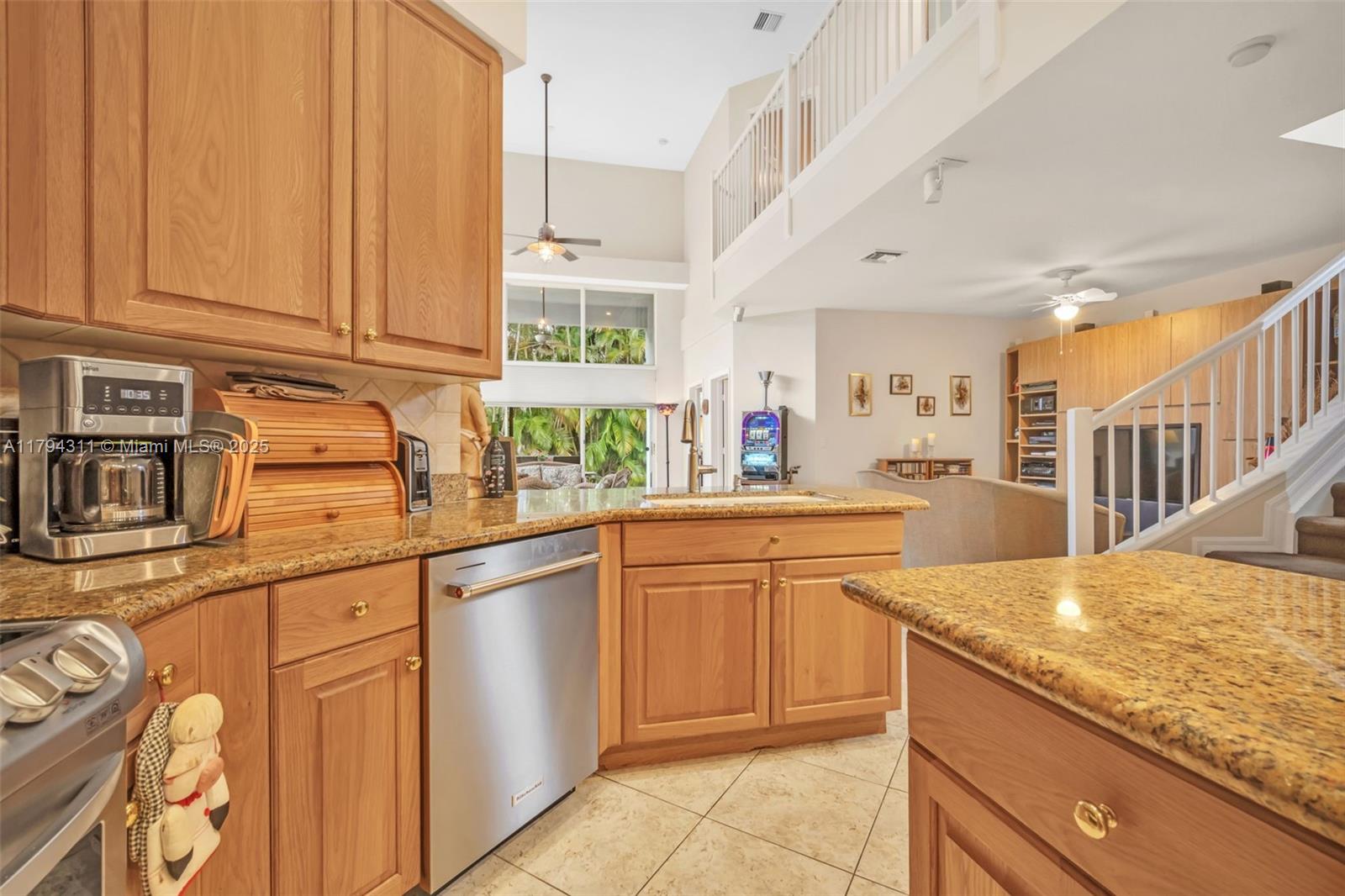 Davie, Florida, 33328, United States, 5 Bedrooms Bedrooms, ,4 BathroomsBathrooms,Residential,For Sale,1793011