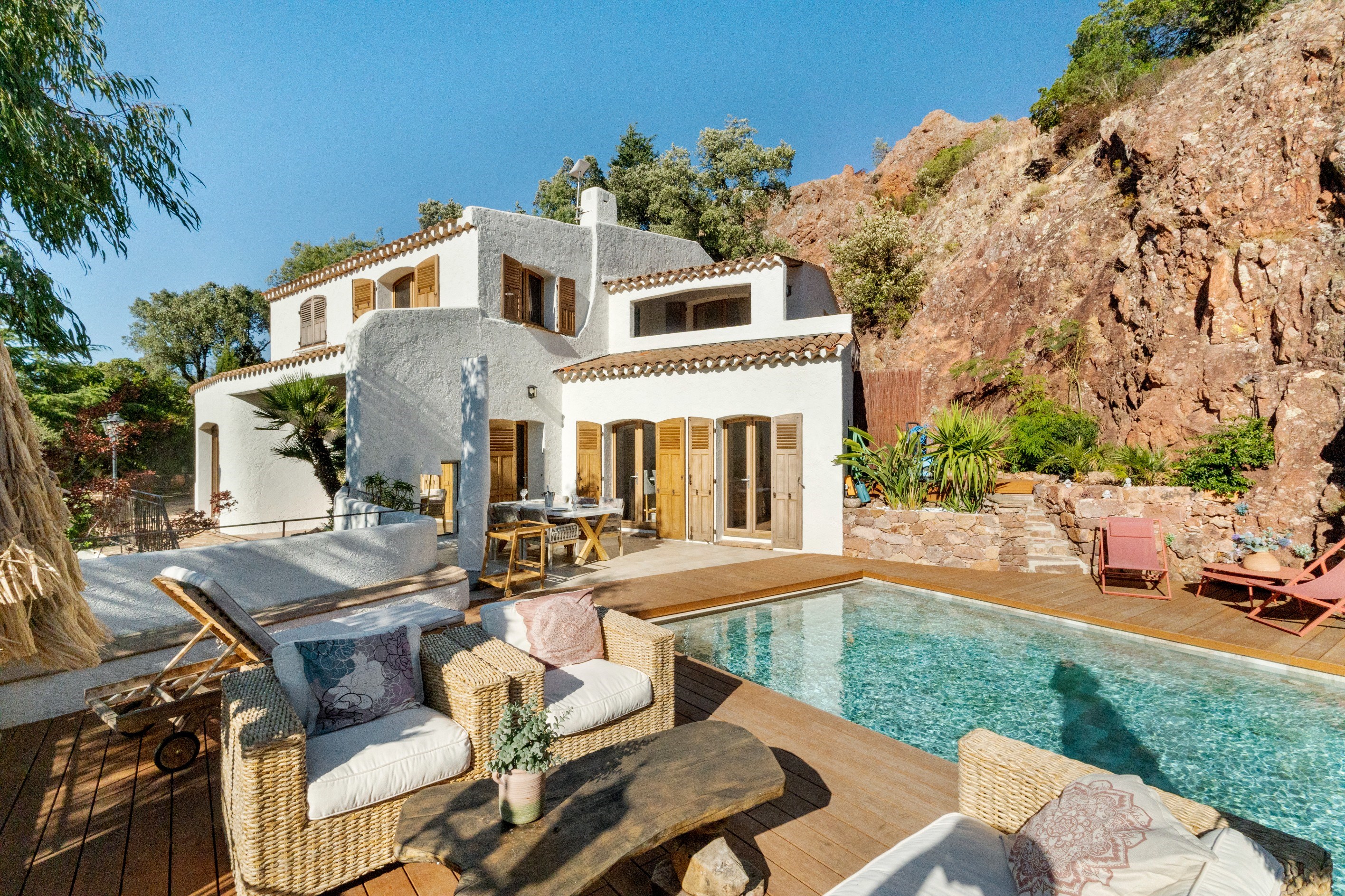  Contemporary Provençal villa for sale near Fréjus and Cannes – Secure estate wi… - 物件實景