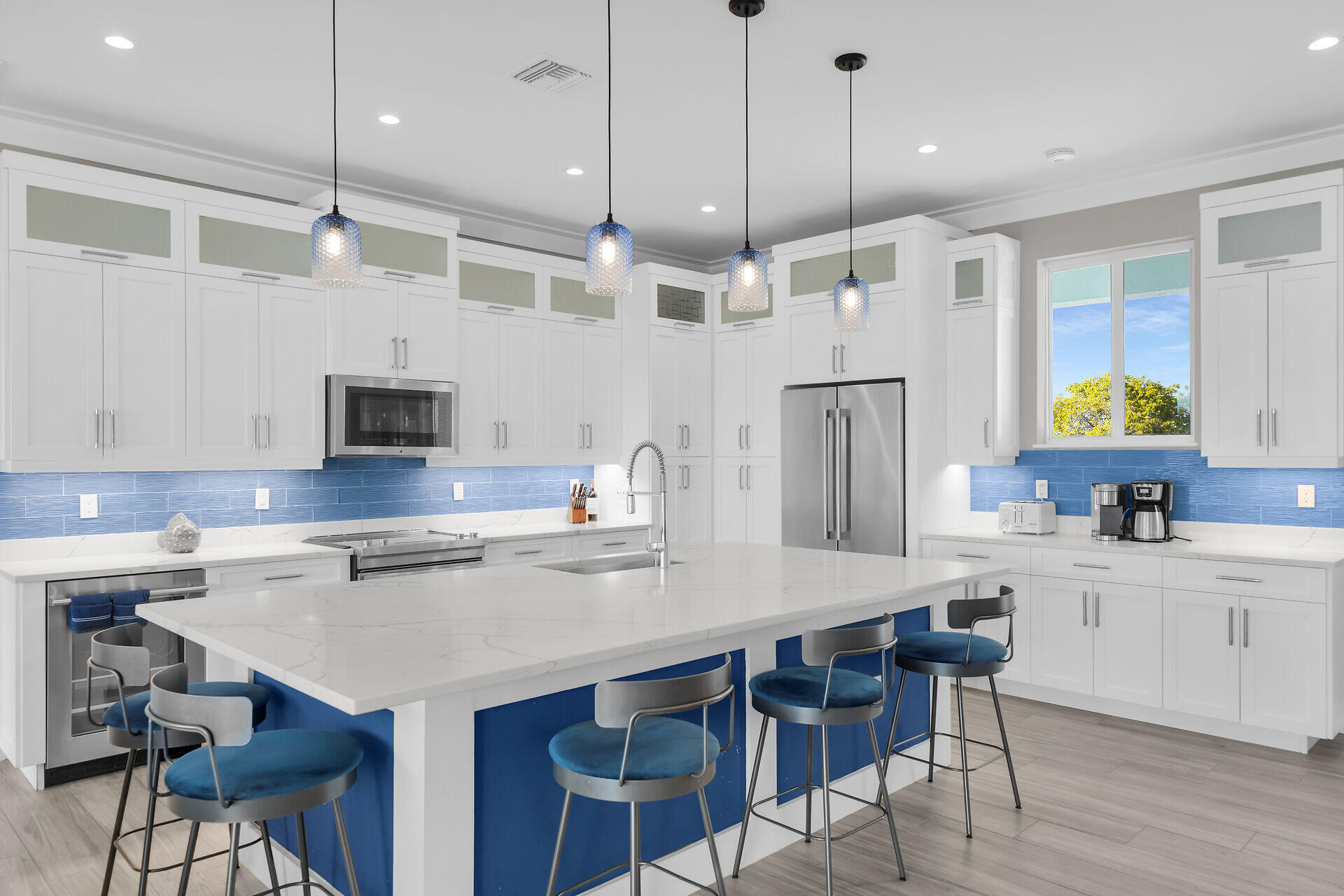 MARATHON, Florida, 33050, United States, 4 Bedrooms Bedrooms, ,4 BathroomsBathrooms,Residential,For Sale,1994527