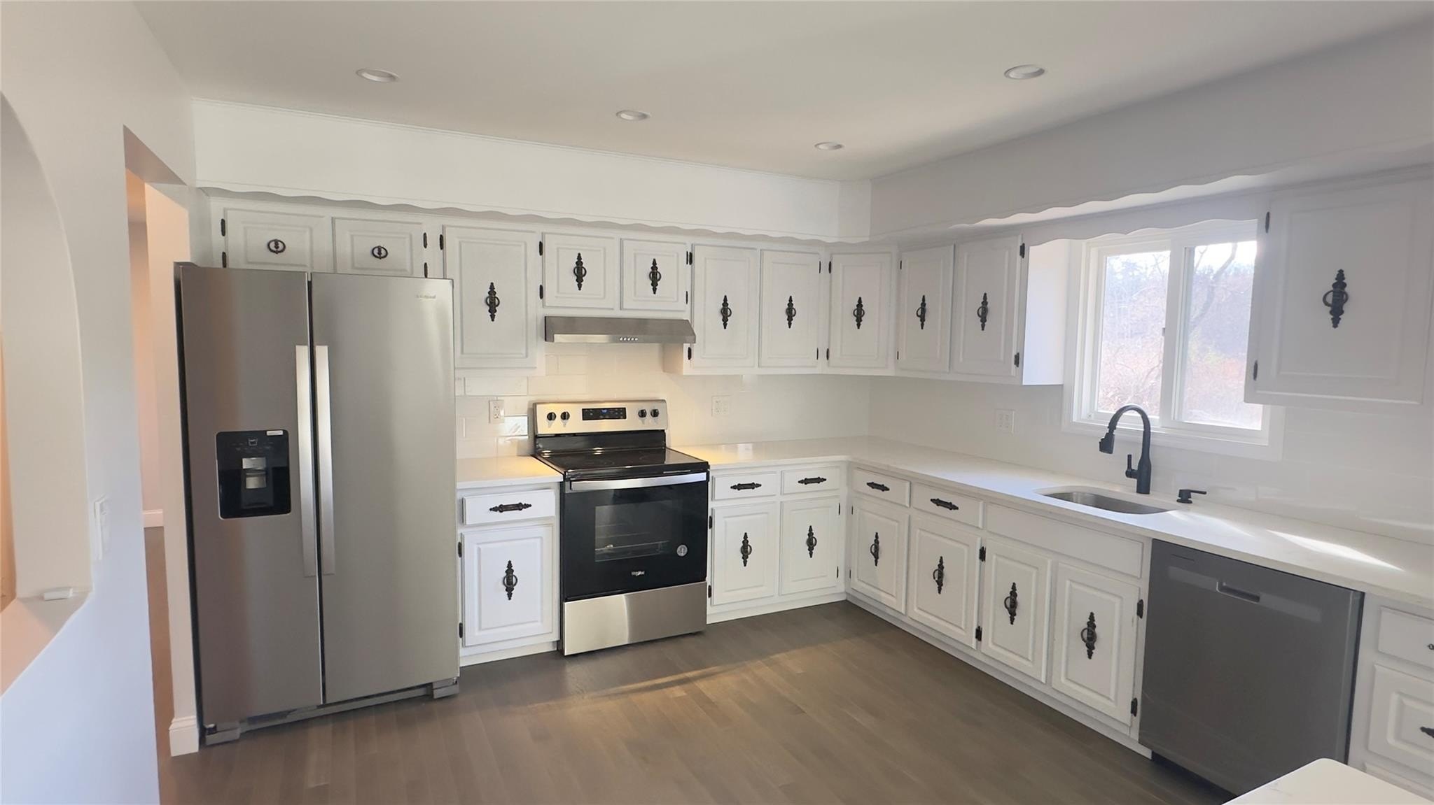 Kingston, New York, 12401, United States, 3 Bedrooms Bedrooms, ,2 BathroomsBathrooms,Residential,For Sale,1944952