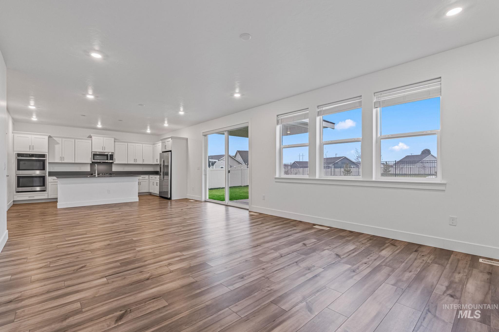 Caldwell, Idaho, 83607, United States, 4 Bedrooms Bedrooms, ,3 BathroomsBathrooms,Residential,For Sale,2005985