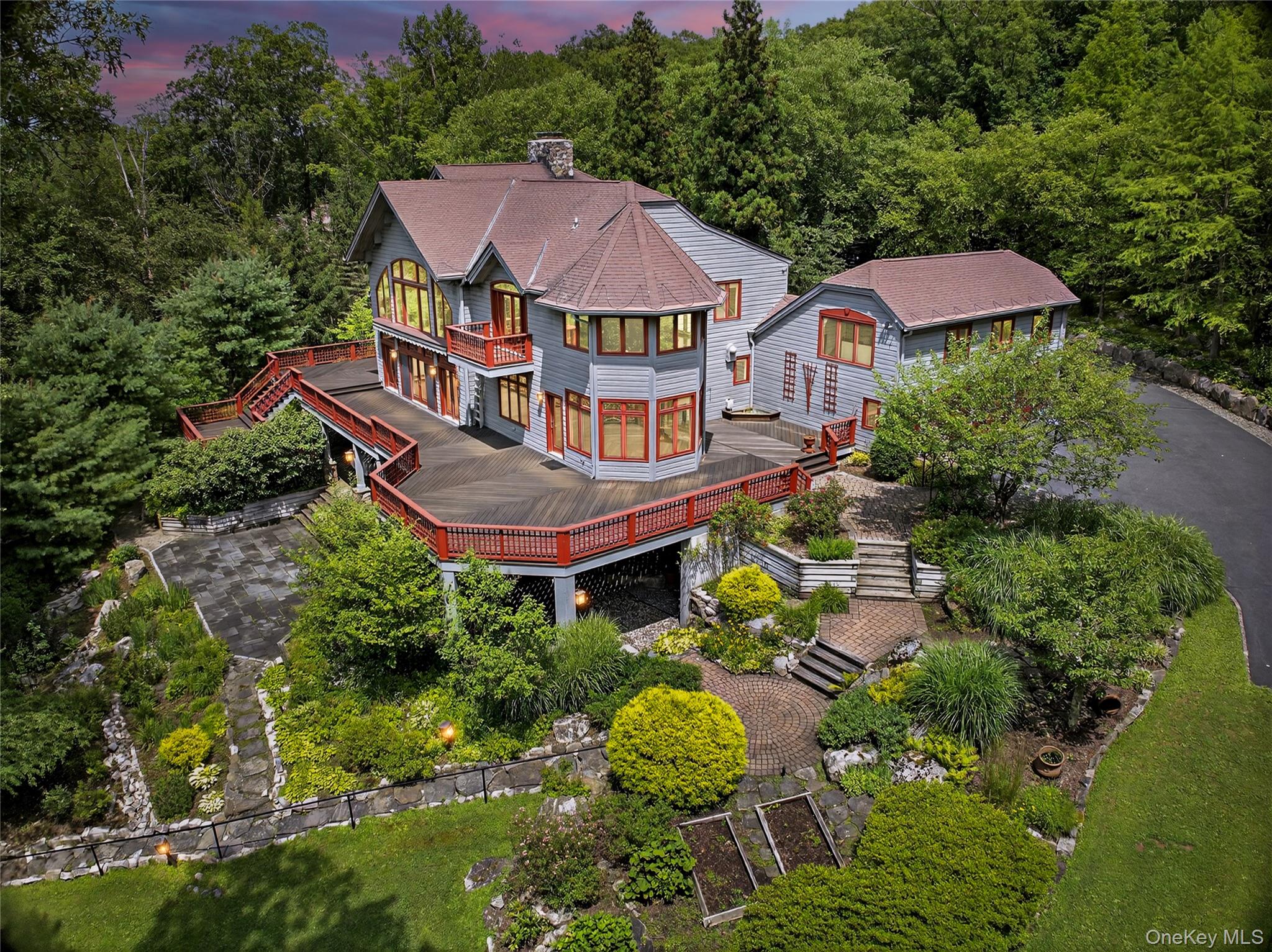 Sloatsburg, New York, 10974, United States, 5 Bedrooms Bedrooms, ,5 BathroomsBathrooms,Residential,For Sale,2032230