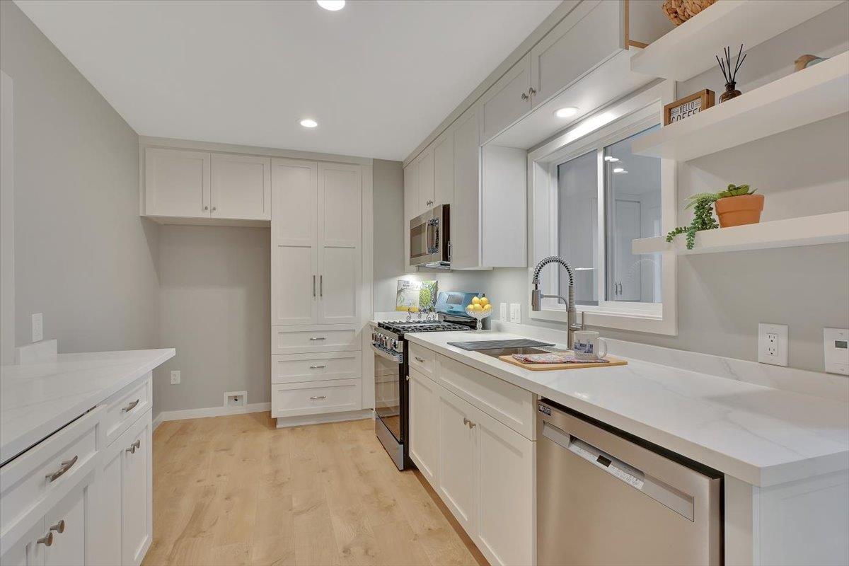 Sacramento, California, 95864, United States, ,Residential,For Sale,1989325