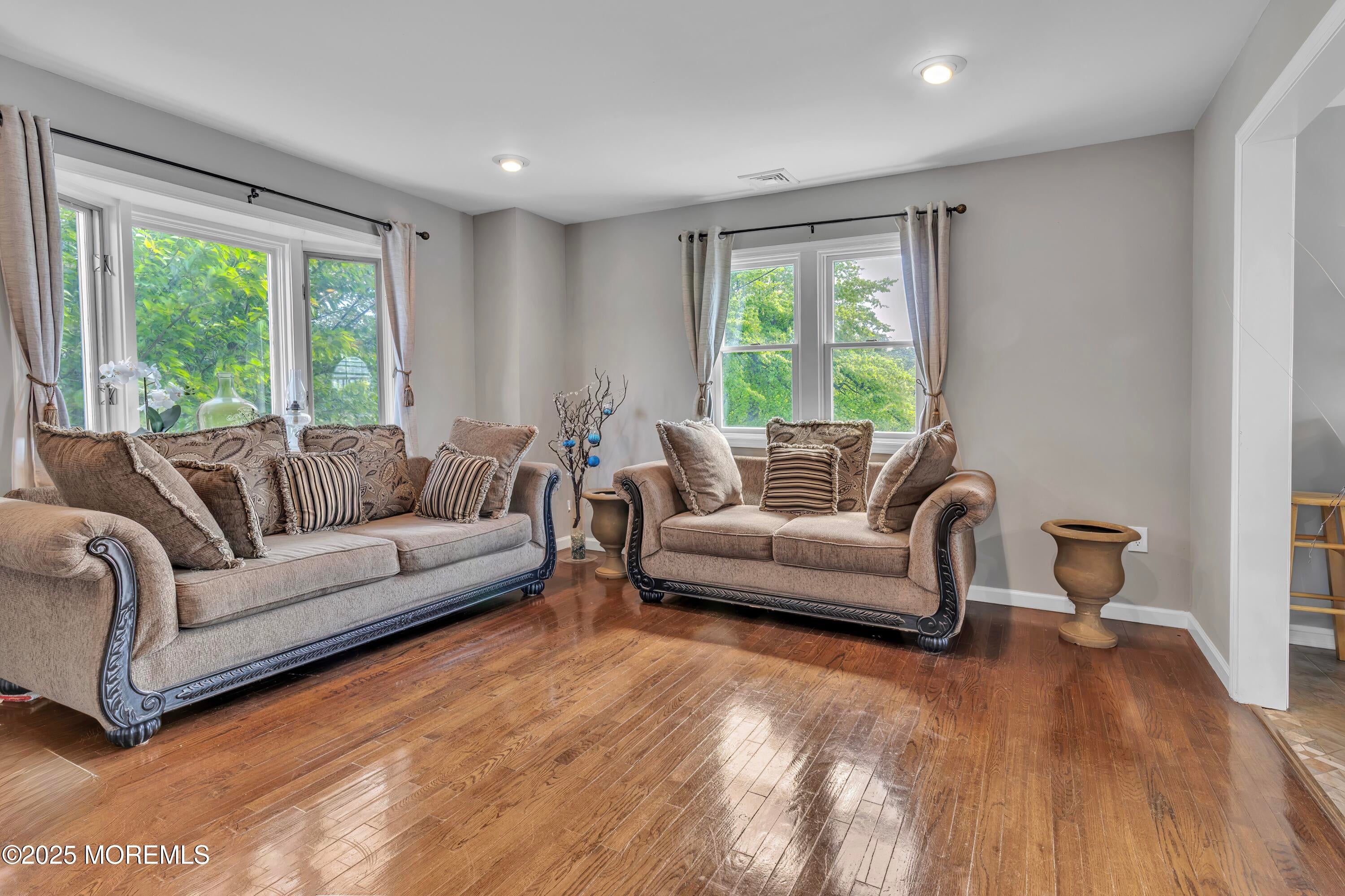 Toms River, New Jersey, 08753, United States, 5 Bedrooms Bedrooms, ,2 BathroomsBathrooms,Residential,For Sale,1996778