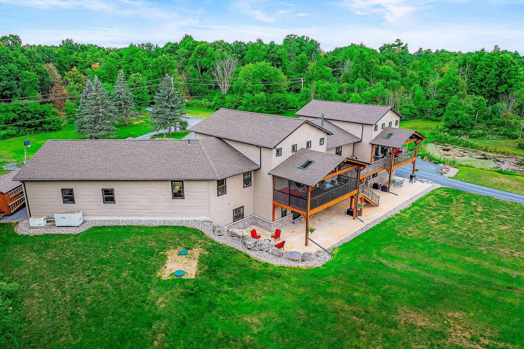  Stunning Multi Generation Home - 物件實景