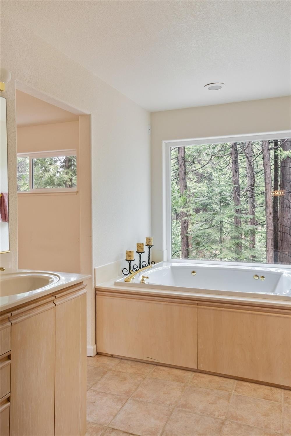 Arnold, California, 95223, United States, 3 Bedrooms Bedrooms, ,4 BathroomsBathrooms,Residential,For Sale,1924050