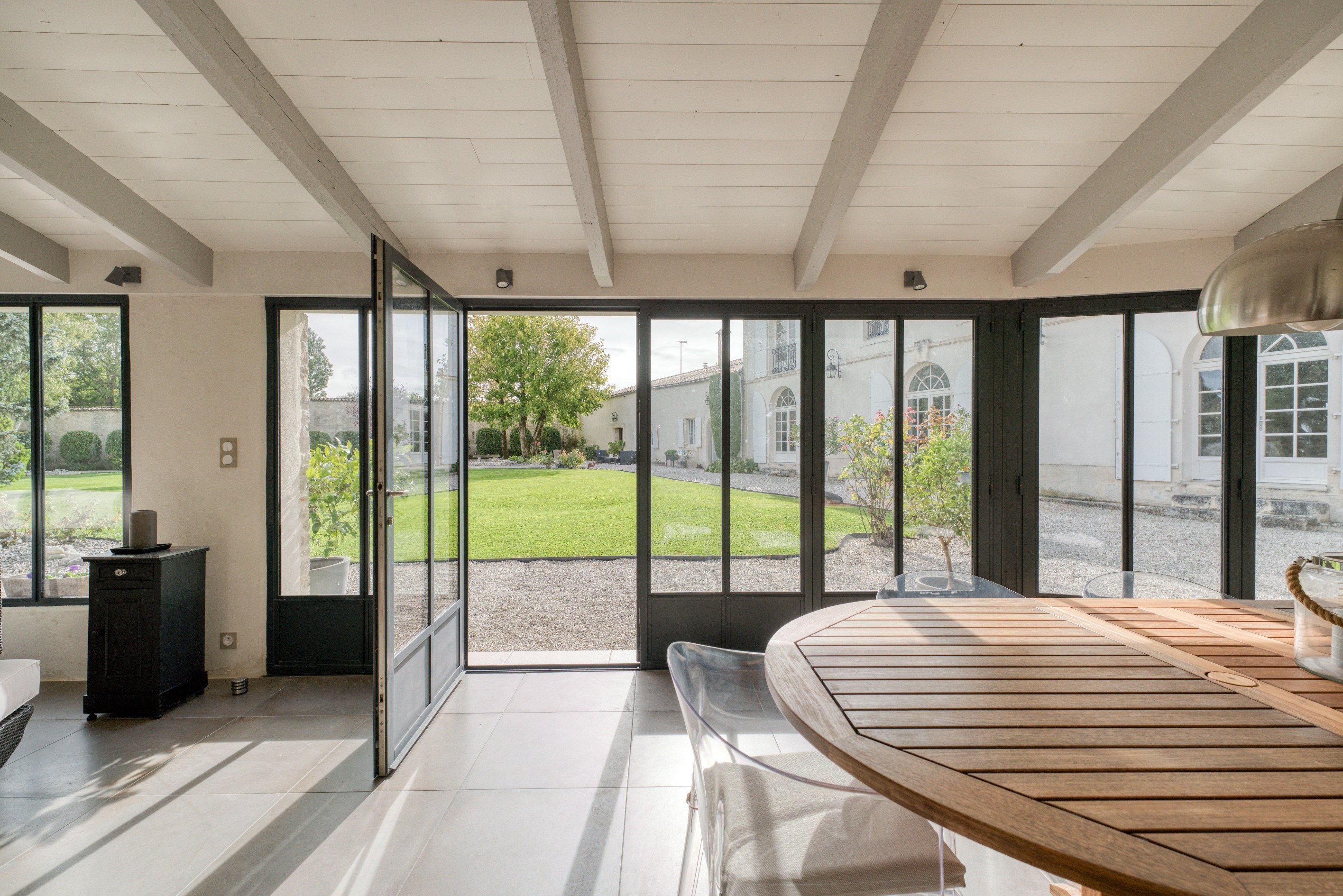  Magnificent property completely renovated with great potential - 物件實景