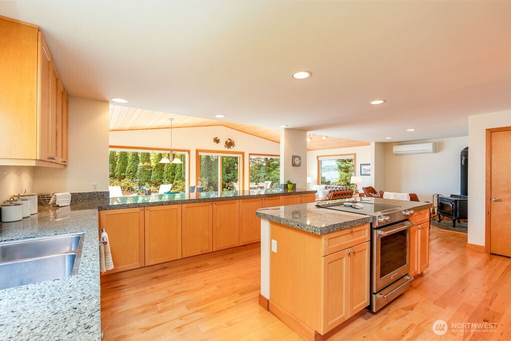 Hat Island, Washington, 98206, United States, 3 Bedrooms Bedrooms, ,1 BathroomBathrooms,Residential,For Sale,1974071