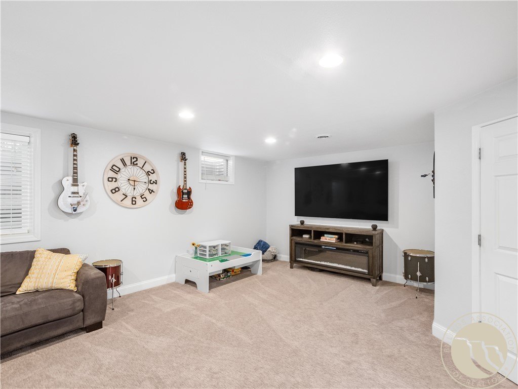 Billings, Montana, 59106, United States, 5 Bedrooms Bedrooms, ,3 BathroomsBathrooms,Residential,For Sale,1980401