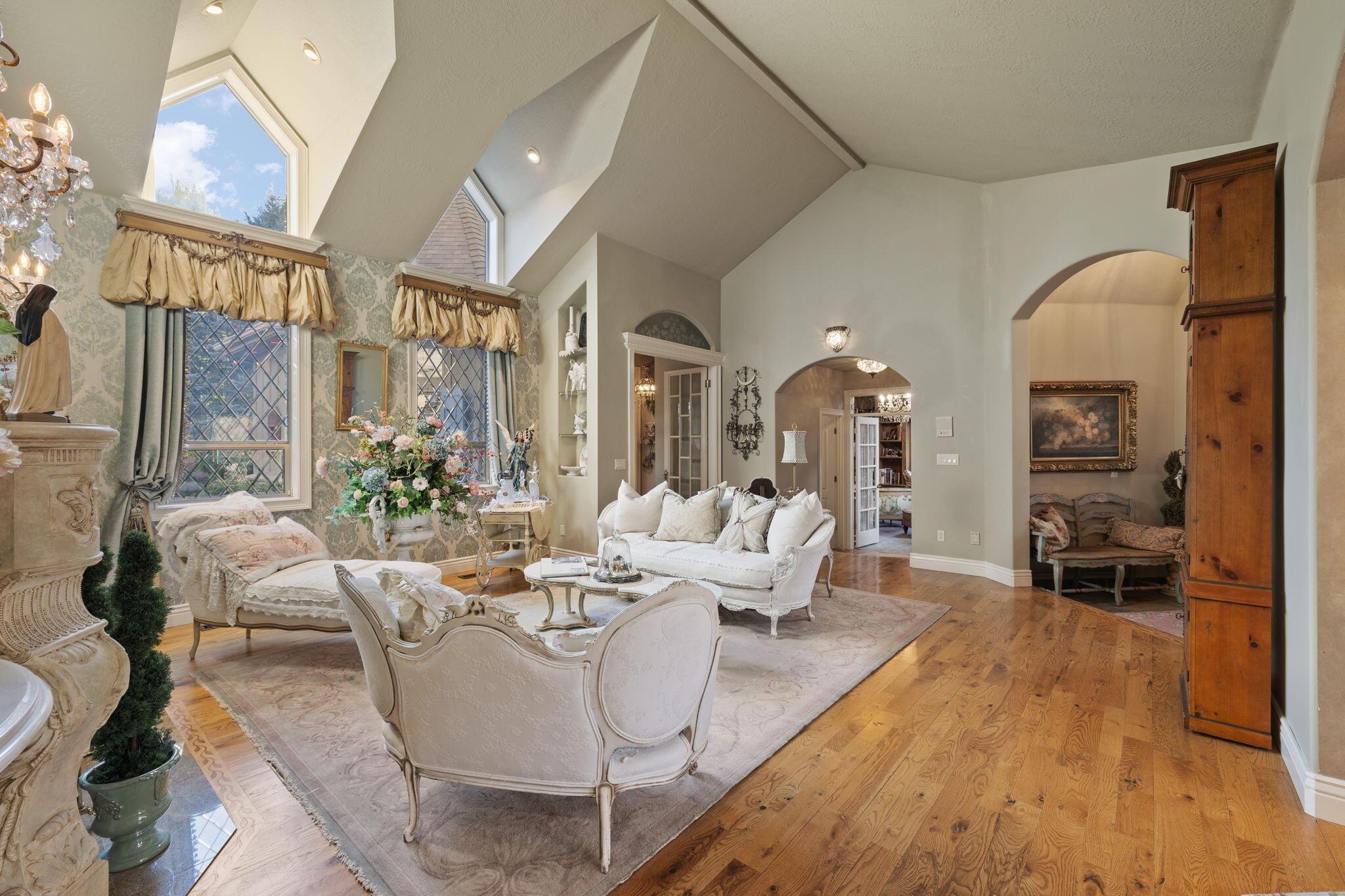 Salt Lake City, Utah, 84121, United States, 5 Bedrooms Bedrooms, ,6 BathroomsBathrooms,Residential,For Sale,1974562