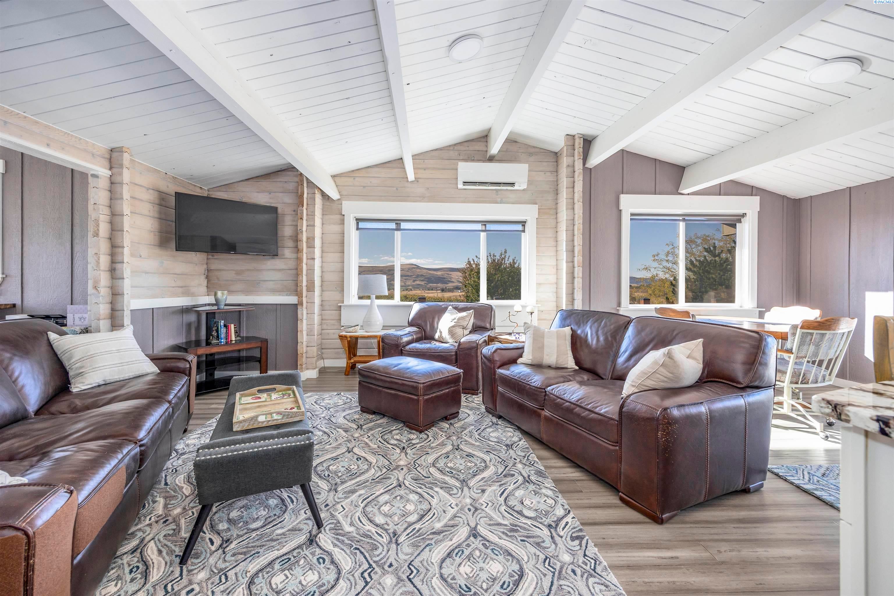 Benton City, Washington, 99320, United States, 3 Bedrooms Bedrooms, ,2 BathroomsBathrooms,Residential,For Sale,1992566