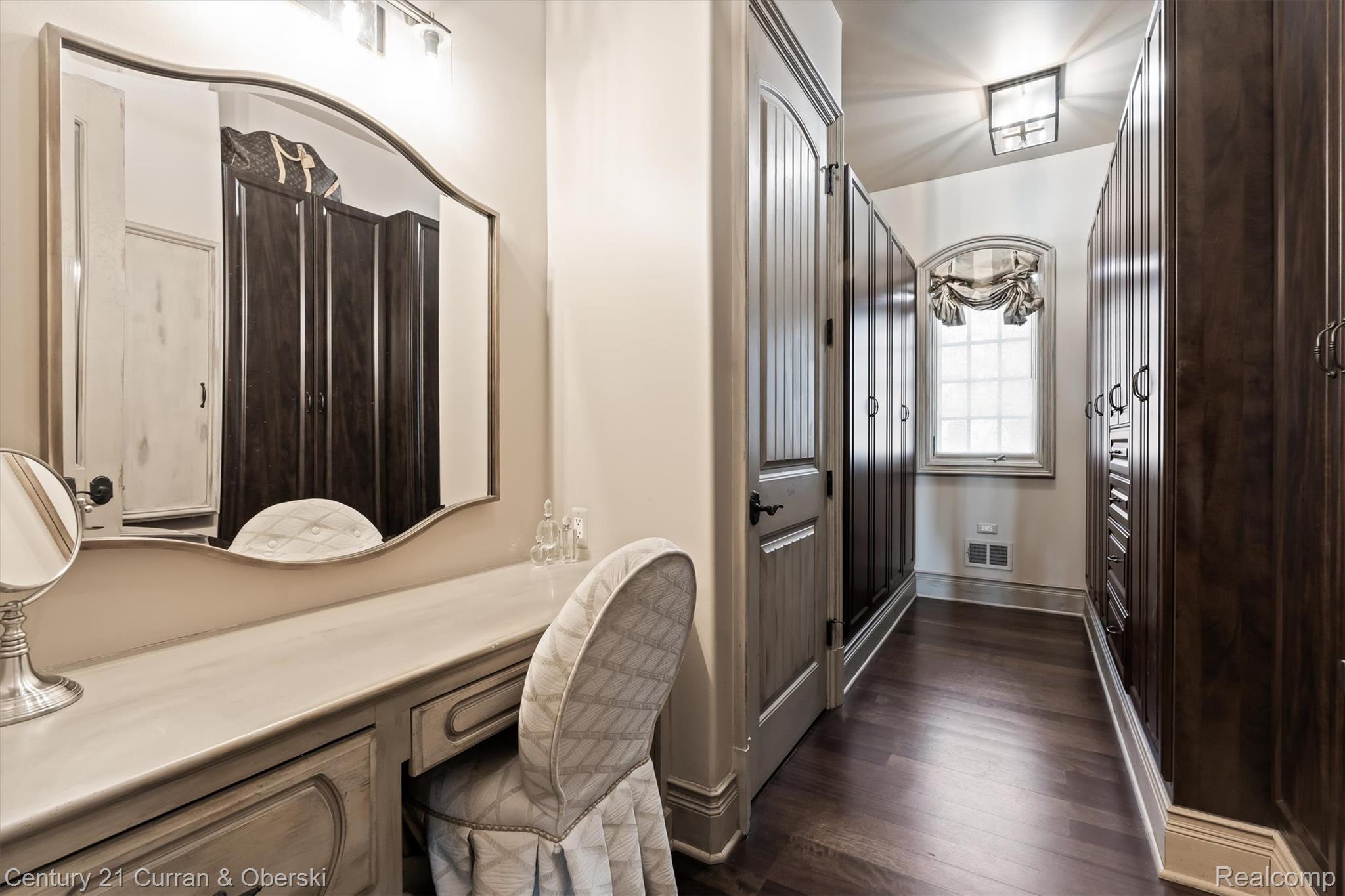 Northville, Michigan, 48168, United States, 4 Bedrooms Bedrooms, ,7 BathroomsBathrooms,Residential,For Sale,2038864