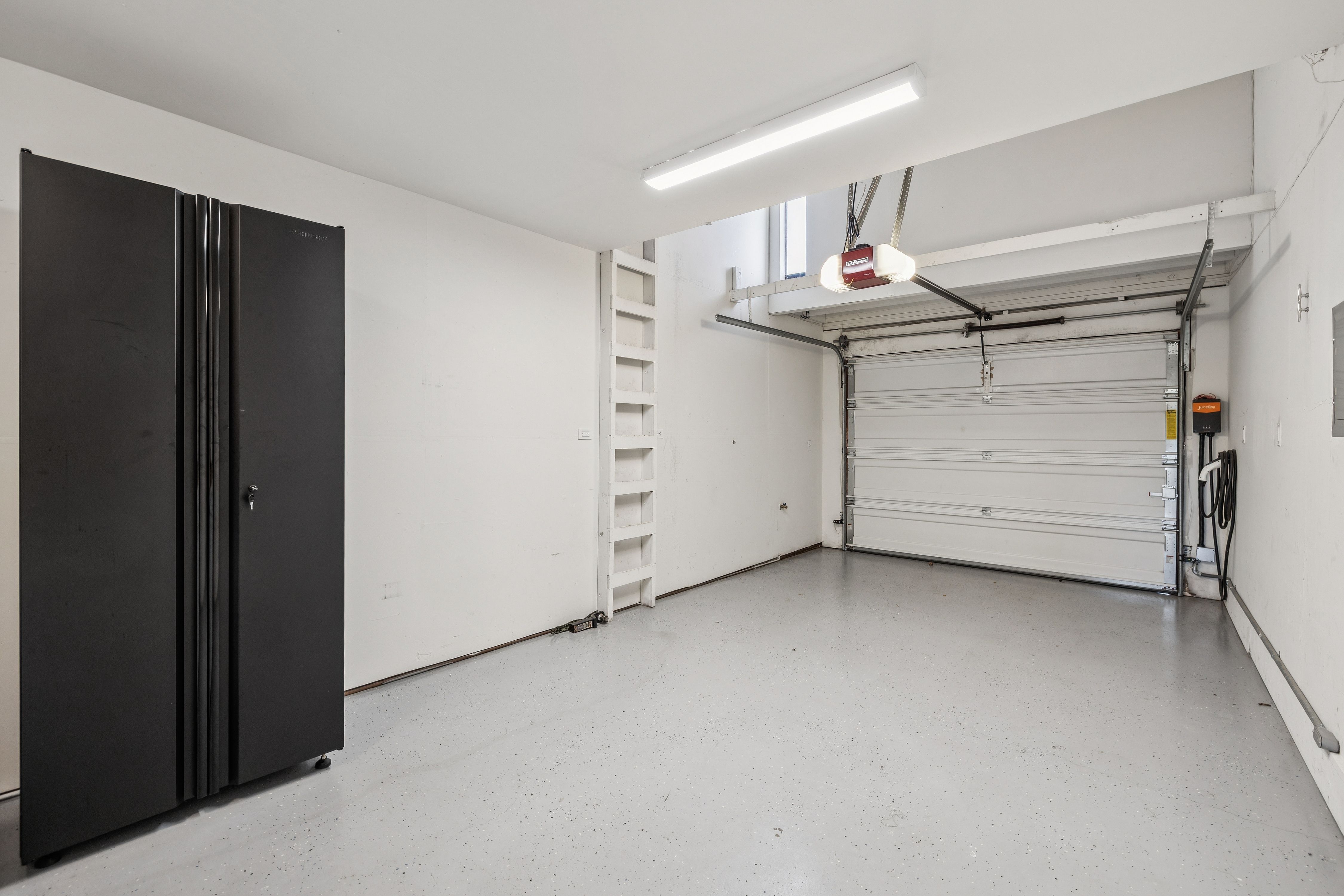  Tastefully Remodeled One-Level Condominium - 物件實景