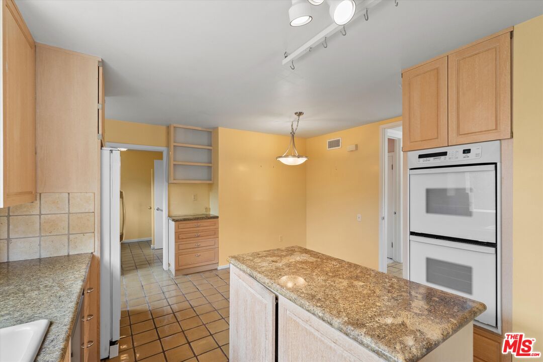 Malibu, California, 90265, United States, 4 Bedrooms Bedrooms, ,3 BathroomsBathrooms,Residential,For Sale,1859760