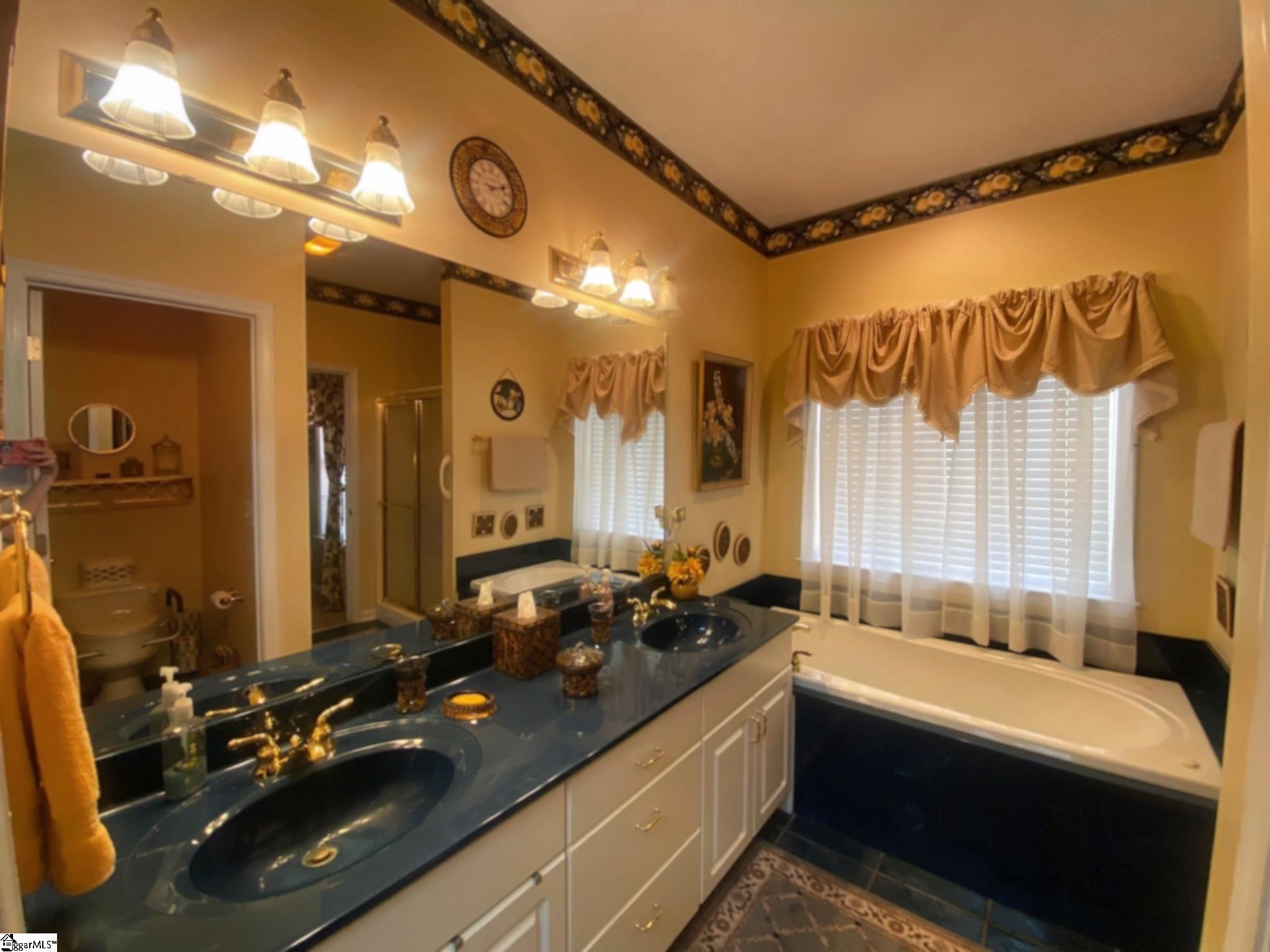 Seneca, South Carolina, 29672, United States, 4 Bedrooms Bedrooms, ,3 BathroomsBathrooms,Residential,For Sale,1927213
