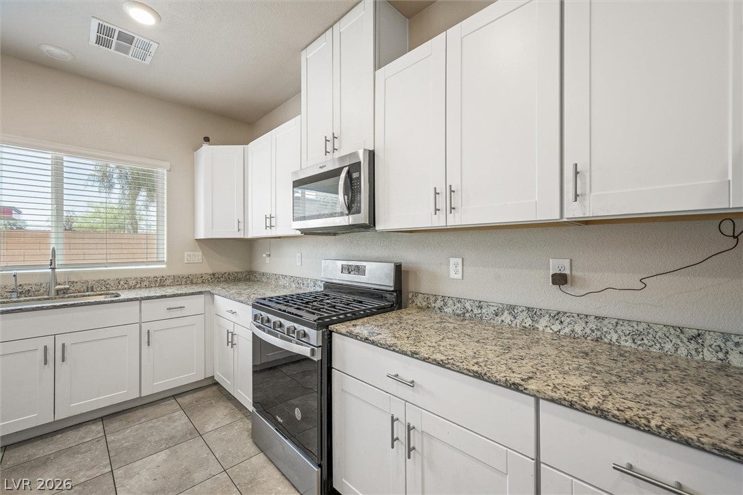 North Las Vegas, Nevada, 89032, United States, 5 Bedrooms Bedrooms, ,1 BathroomBathrooms,Residential,For Sale,2049129