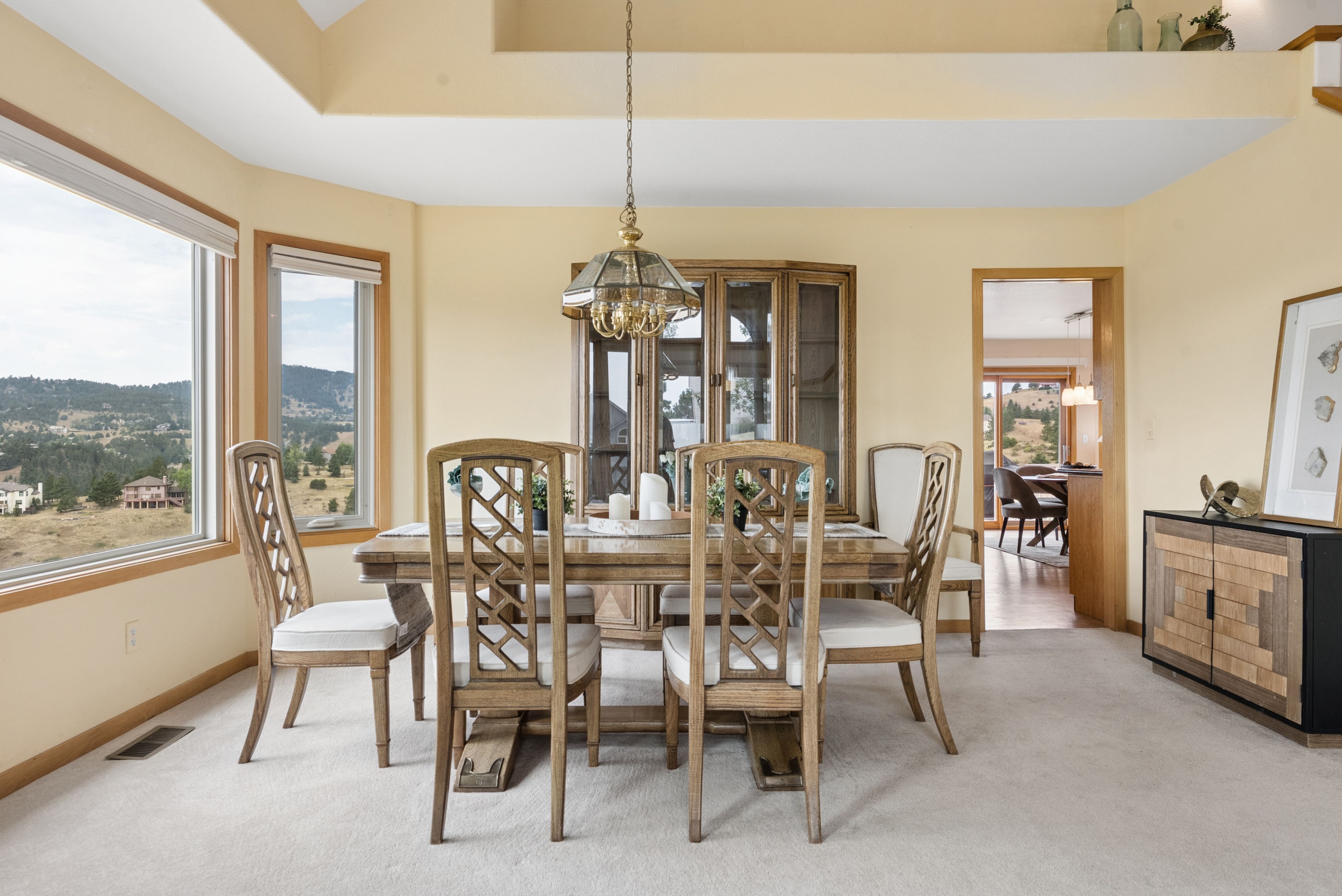  Custom Built Home on a Rolling 1.5 Acre Lot in Highly Desired Paradise Hills - 物件實景