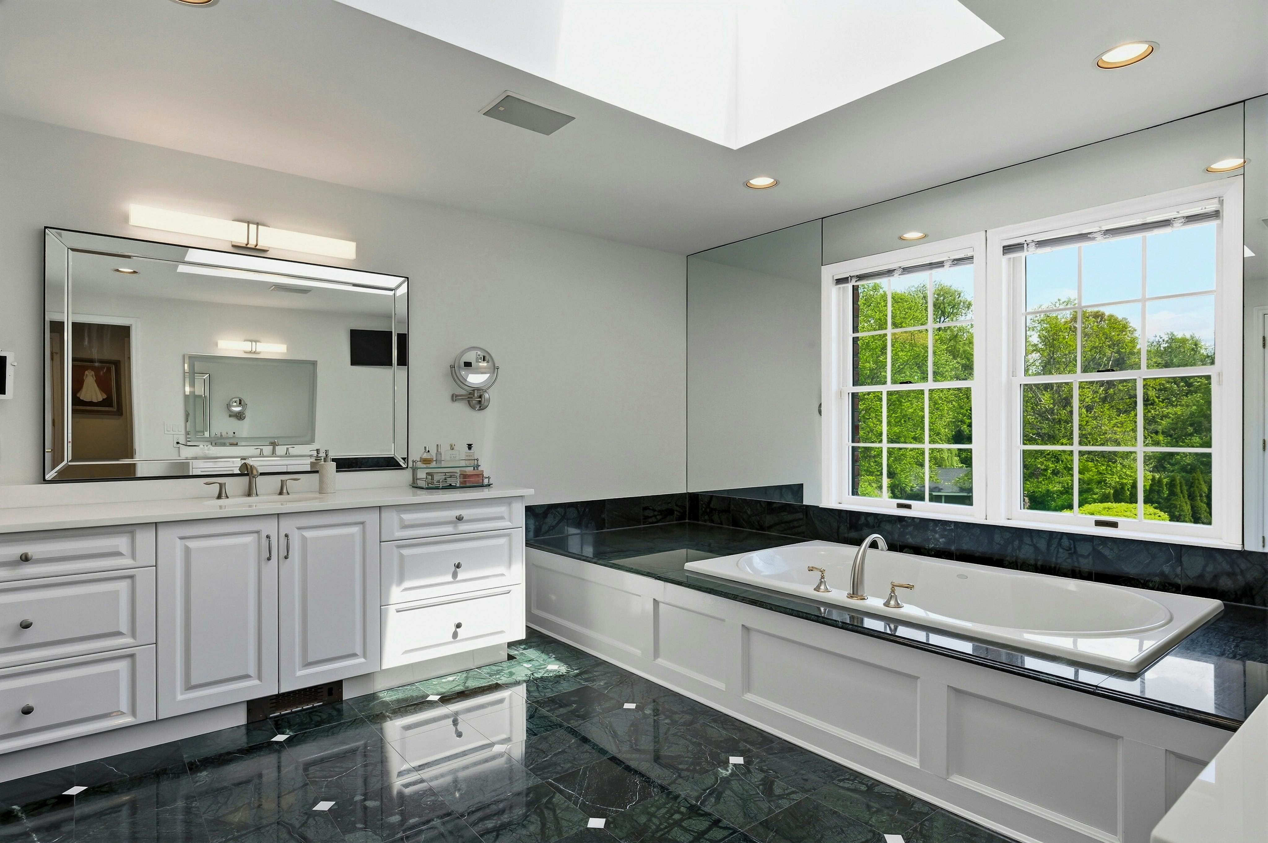  5 Westwood Court, Glen Head, NY, 11545 - 物件實景