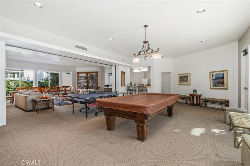 Northridge, California, 91325, United States, 2 Bedrooms Bedrooms, ,3 BathroomsBathrooms,Residential,For Sale,1991947