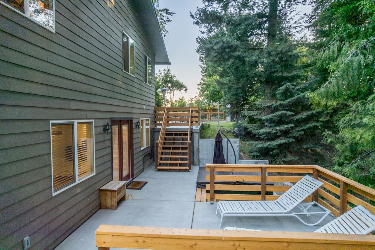 Bonners Ferry, Idaho, 83805, United States, 5 Bedrooms Bedrooms, ,5 BathroomsBathrooms,Residential,For Sale,1879157