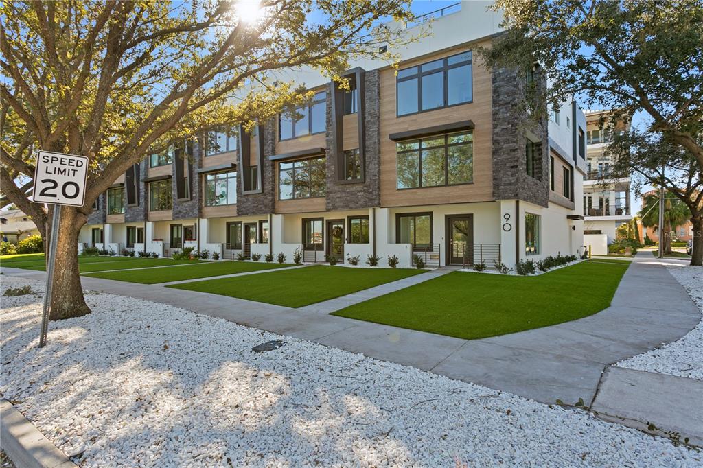 Tampa, Florida, 33606, United States, 4 Bedrooms Bedrooms, ,3 BathroomsBathrooms,Residential,For Sale,1998120