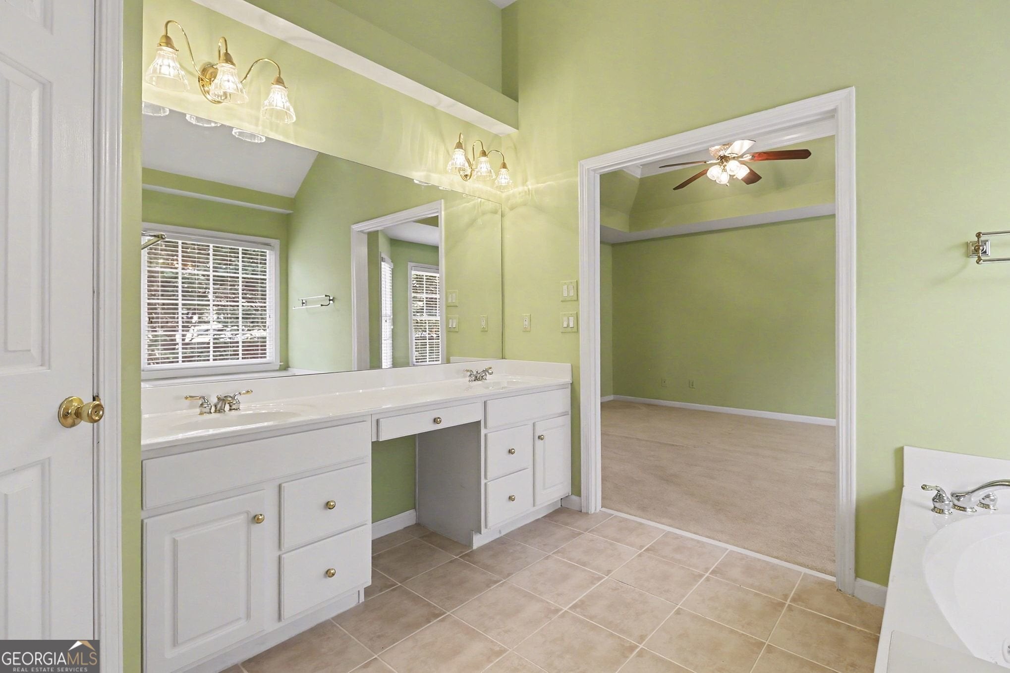 Marietta, Georgia, 30067, United States, 5 Bedrooms Bedrooms, ,3 BathroomsBathrooms,Residential,For Sale,2013390