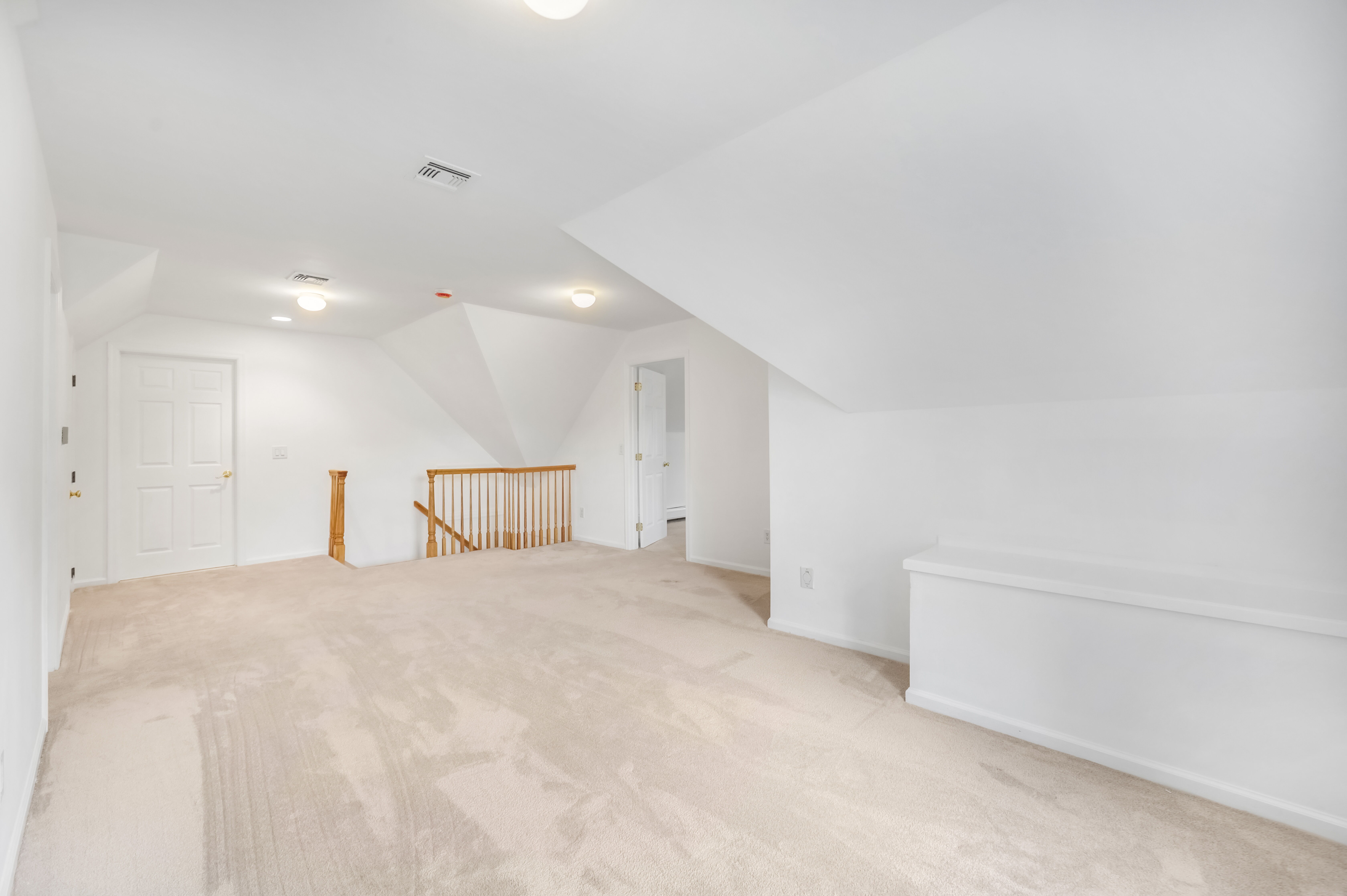 Fort Lee, New Jersey, 07024, United States, 5 Bedrooms Bedrooms, ,4 BathroomsBathrooms,Residential,For Sale,1981309