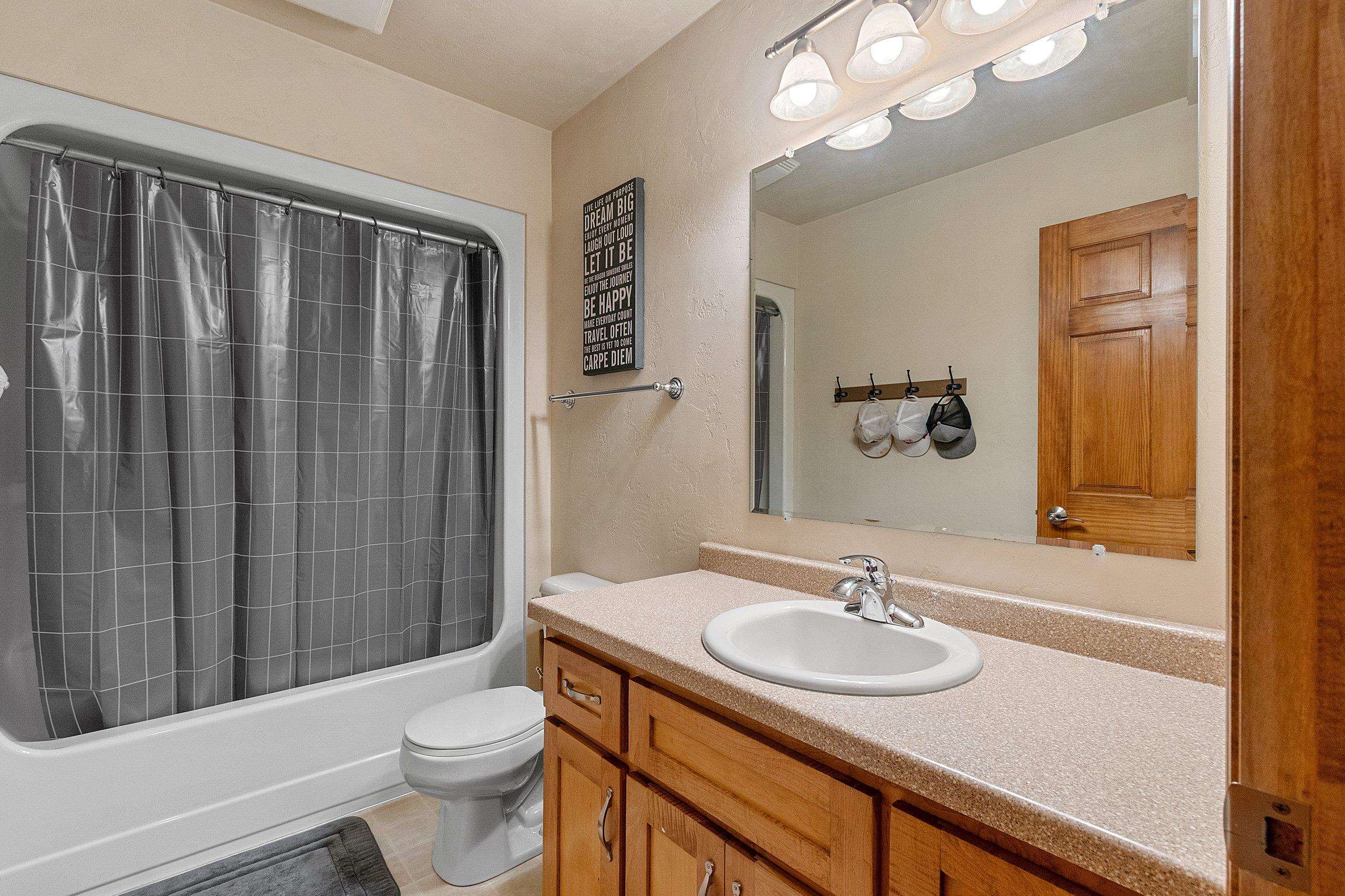 APPLETON, Wisconsin, 54913, United States, 4 Bedrooms Bedrooms, ,3 BathroomsBathrooms,Residential,For Sale,1960996