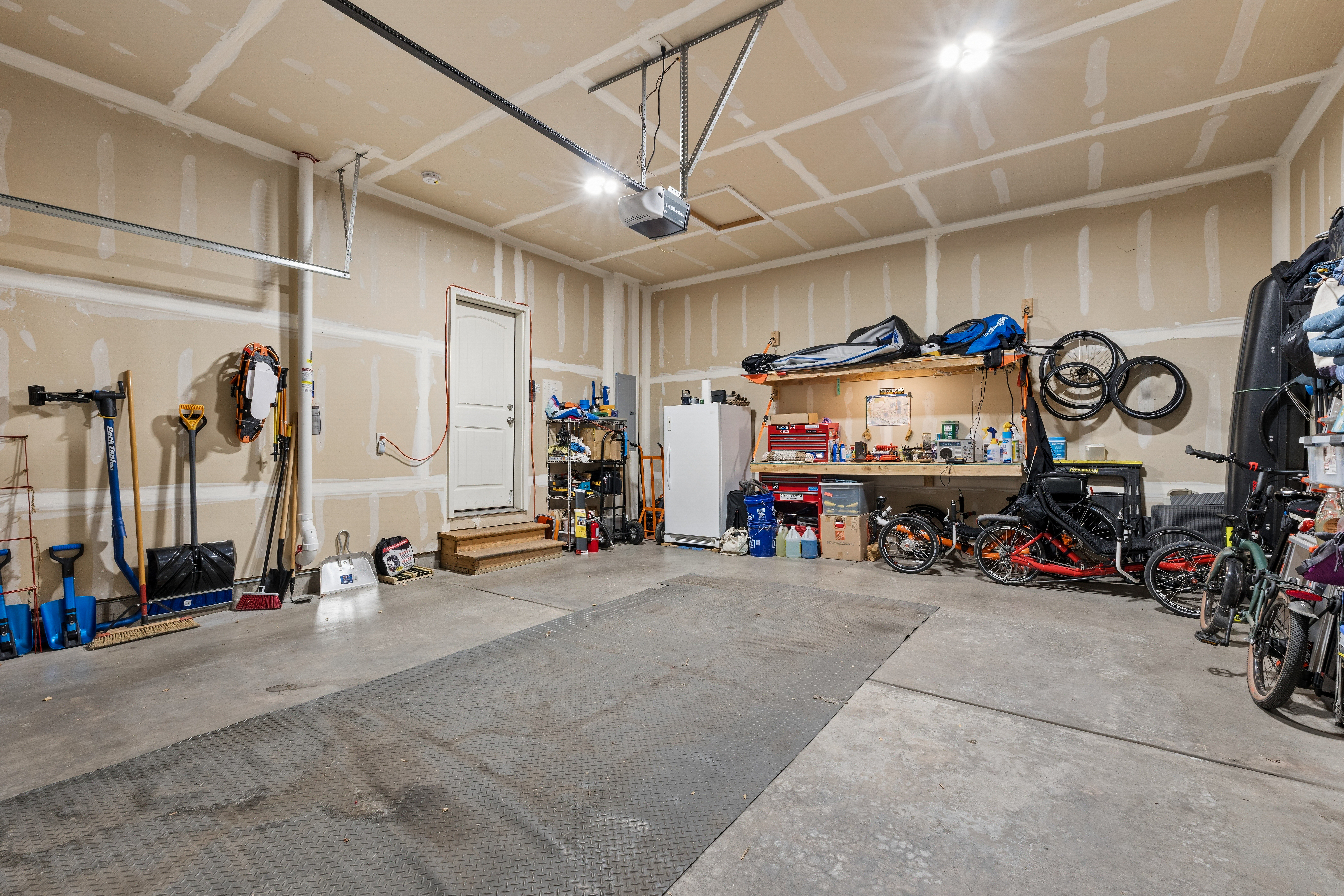 Truly Move-In Ready, Well-Maintained Duplex in the Desirable Town of Loveland - 物件實景