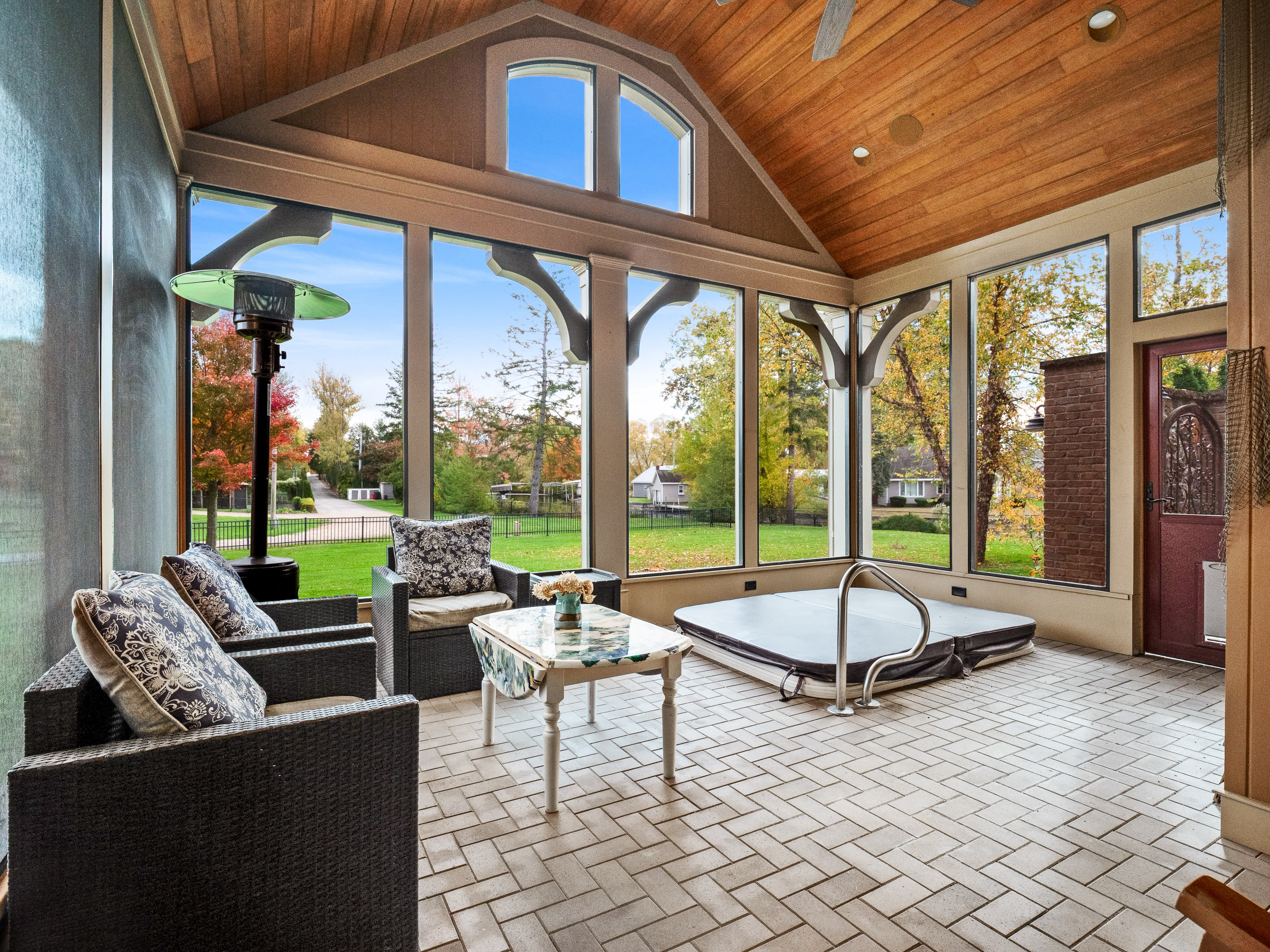  Multiple Residences on a 2.7 Acre Peninsula off Lake Wawasee - 物件實景