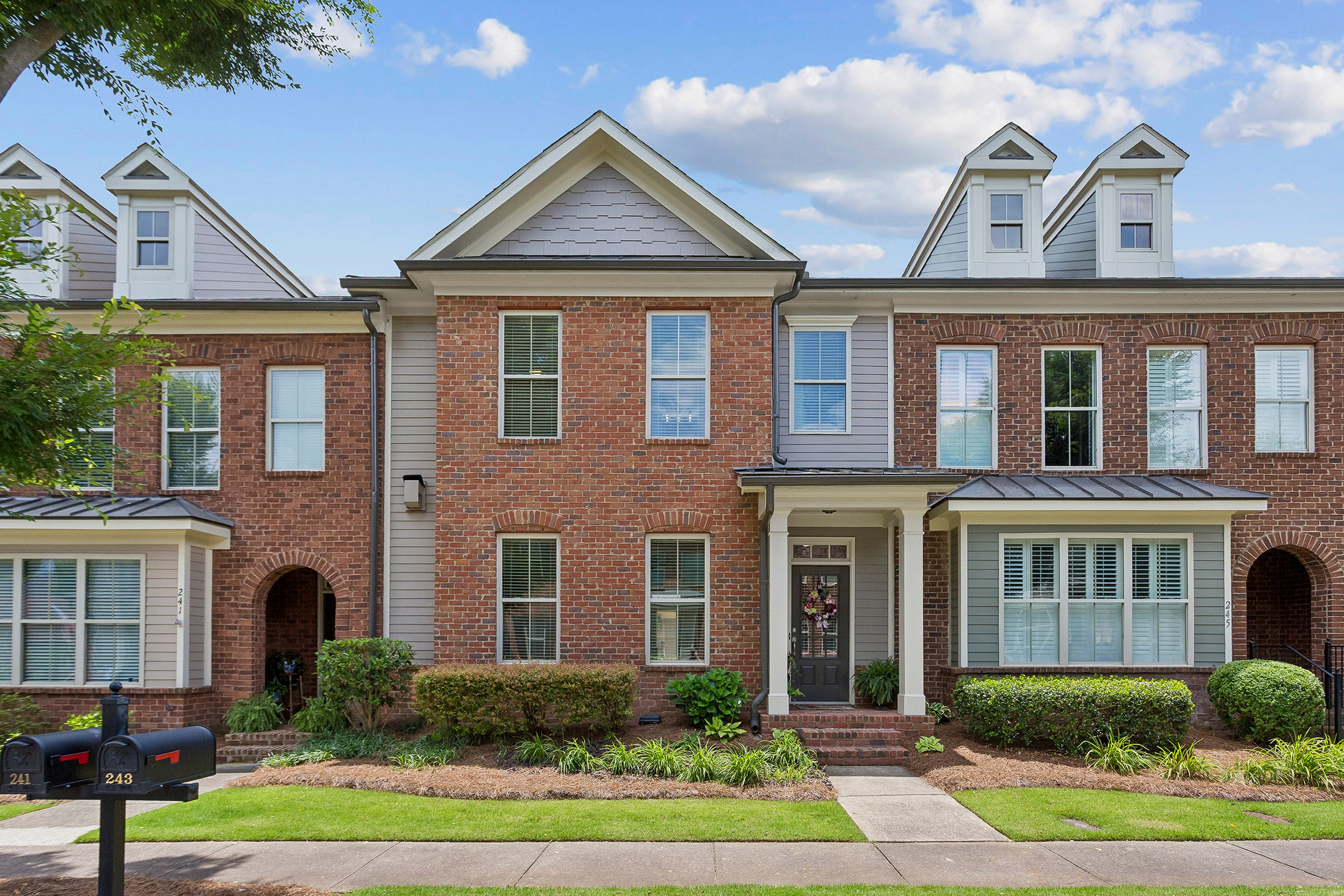  Stunning Townhome in Harmony on the Lakes - 物件實景