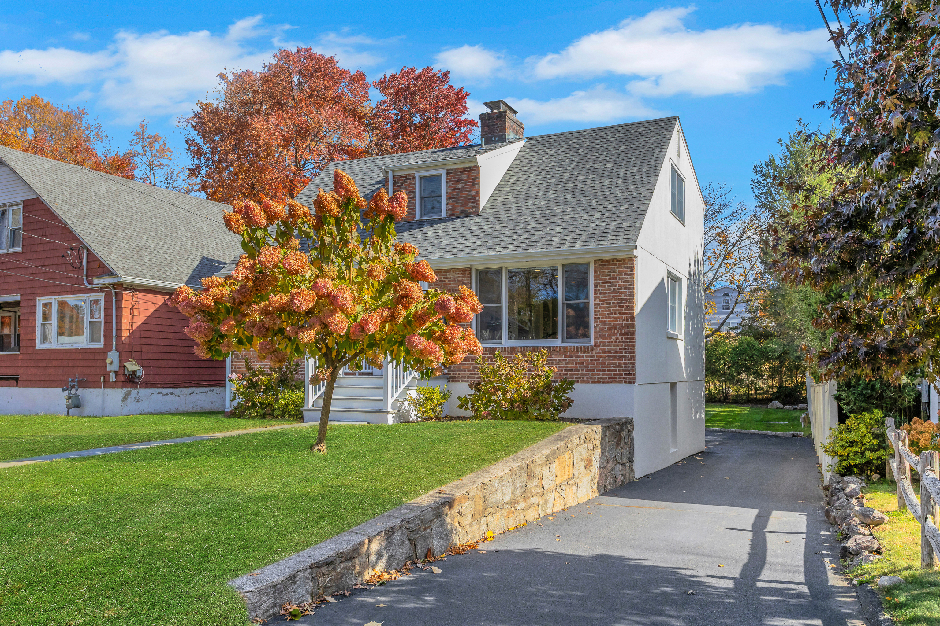 Stamford, Connecticut, 06905, United States, 2 Bedrooms Bedrooms, ,3 BathroomsBathrooms,Residential,For Sale,1987765