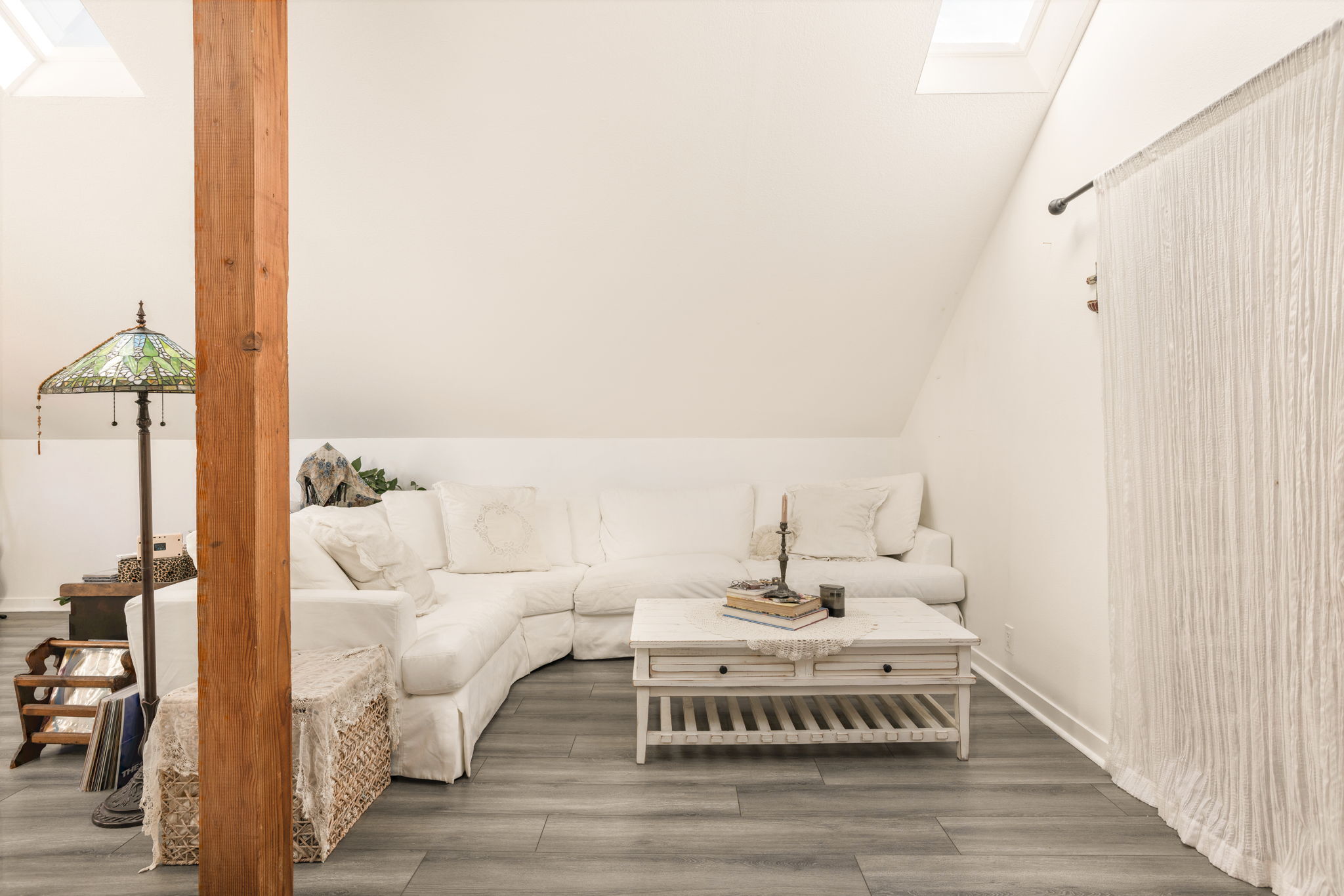  2390 Glenside Lane - 物件實景