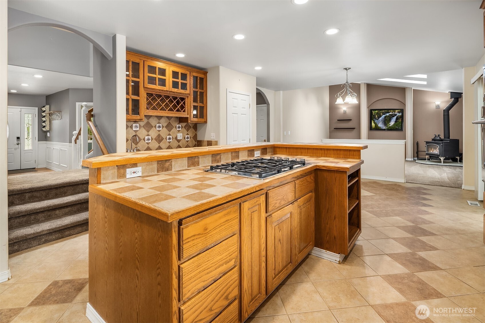Lake Stevens, Washington, 98258, United States, 4 Bedrooms Bedrooms, ,2 BathroomsBathrooms,Residential,For Sale,1901328