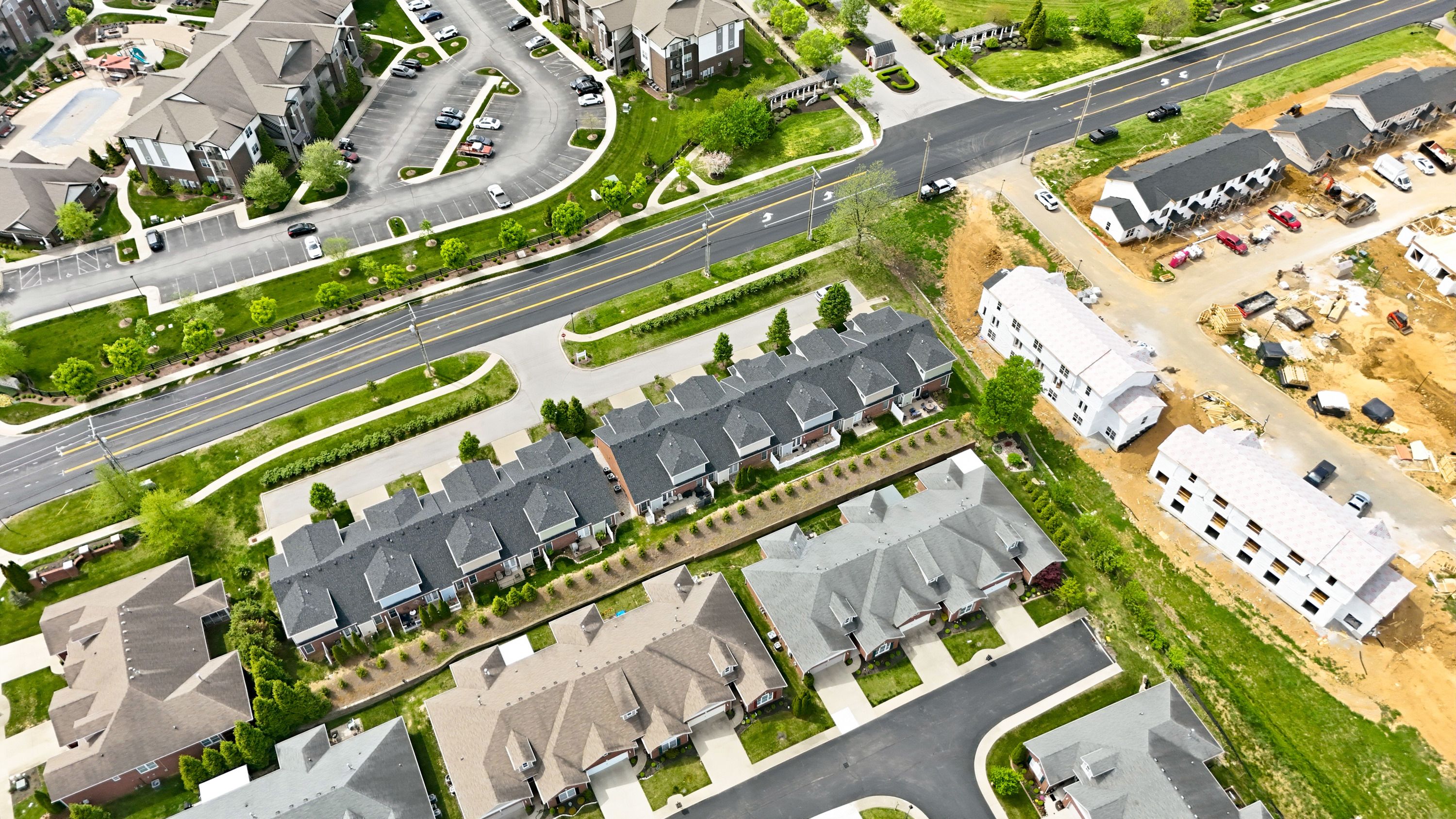  907 South English Station Road, Louisville, KY 40299 - 物件實景