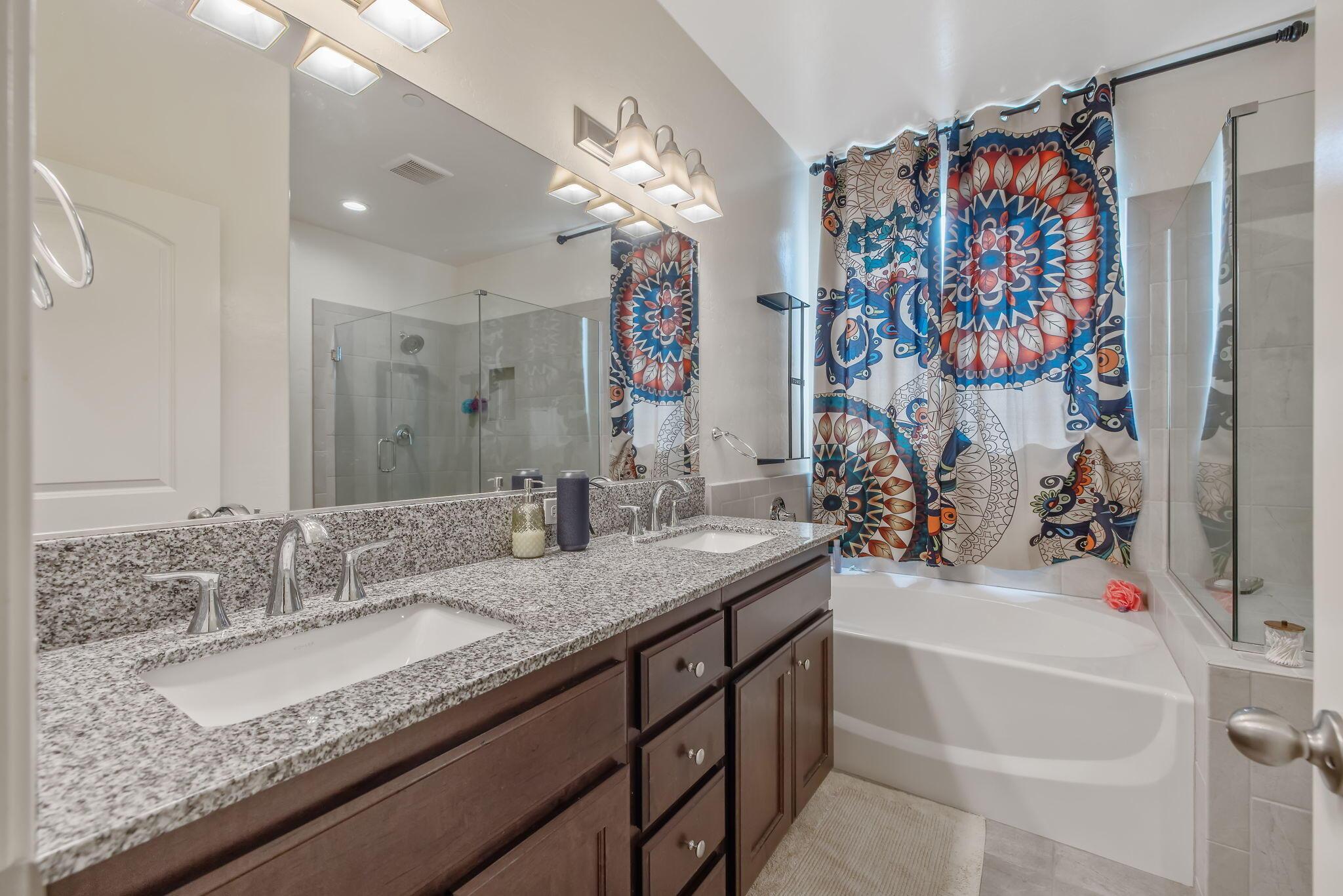 Visalia, California, 93291, United States, 4 Bedrooms Bedrooms, ,2 BathroomsBathrooms,Residential,For Sale,1927793