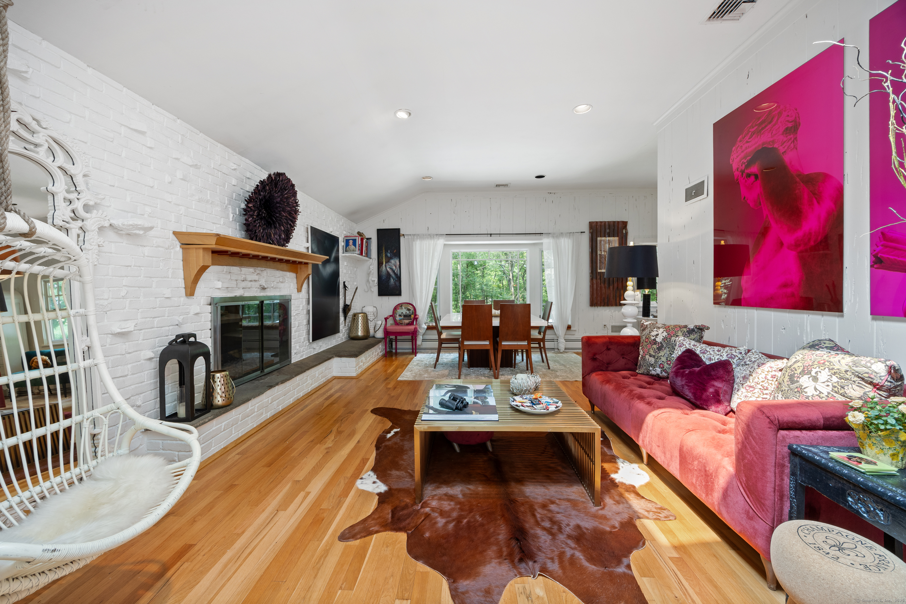 Woodbridge, Connecticut, 06525, United States, 3 Bedrooms Bedrooms, ,4 BathroomsBathrooms,Residential,For Sale,1912137