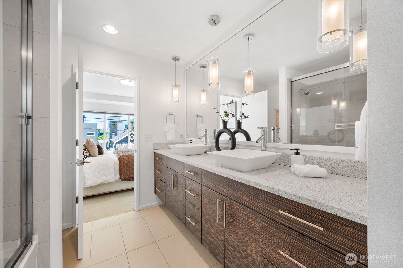 Seattle, Washington, 98112, United States, 3 Bedrooms Bedrooms, ,2 BathroomsBathrooms,Residential,For Sale,1850113