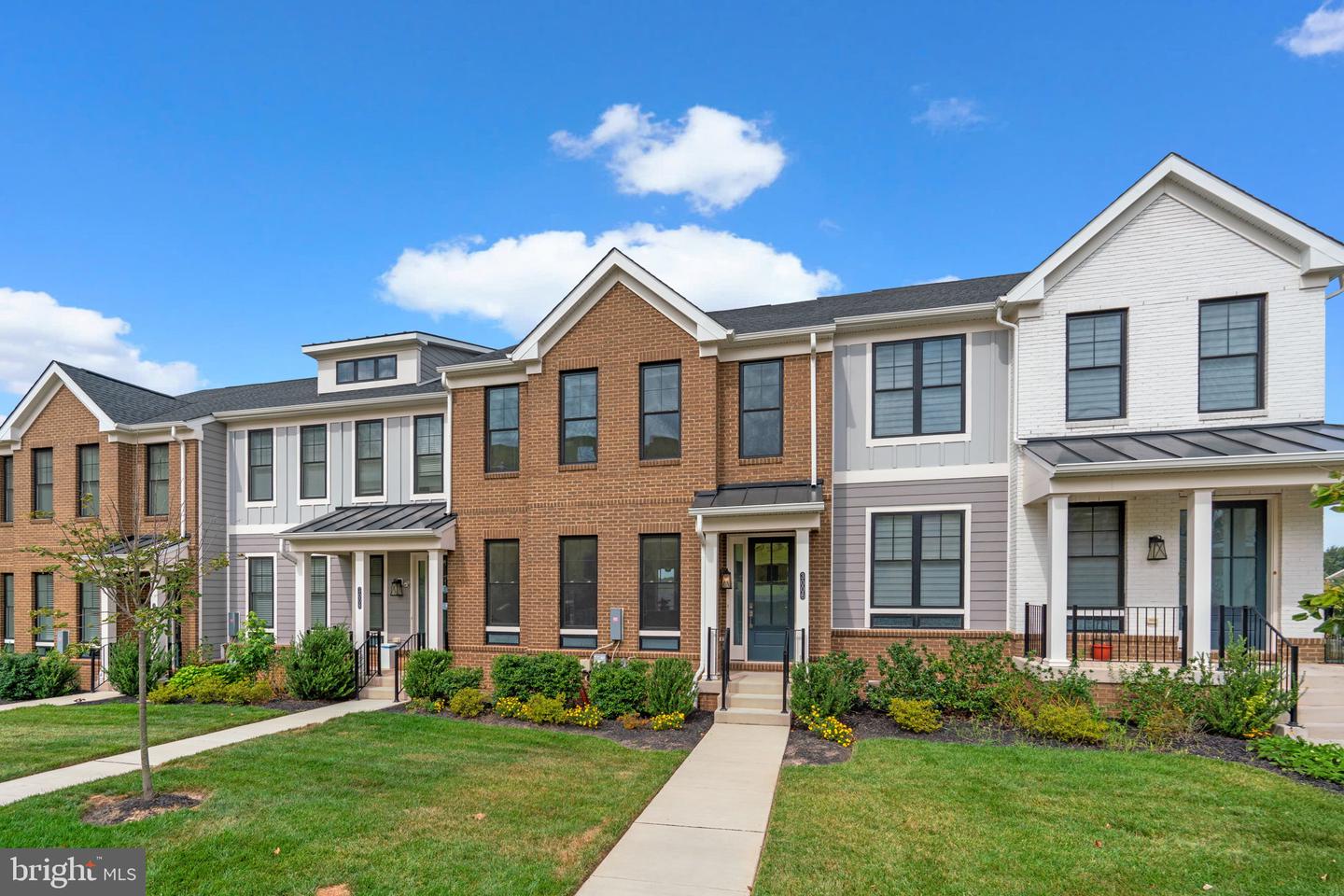 Ellicott City, Maryland, 21042, United States, 3 Bedrooms Bedrooms, ,4 BathroomsBathrooms,Residential,For Sale,1933185
