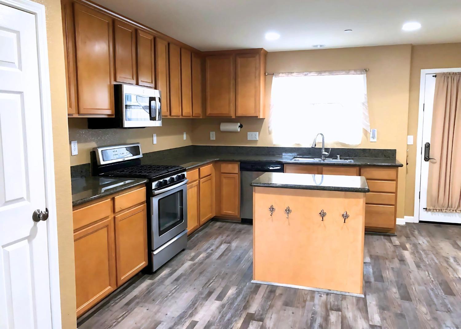 Woodland, California, 95776, United States, 3 Bedrooms Bedrooms, ,3 BathroomsBathrooms,Residential,For Sale,1910654