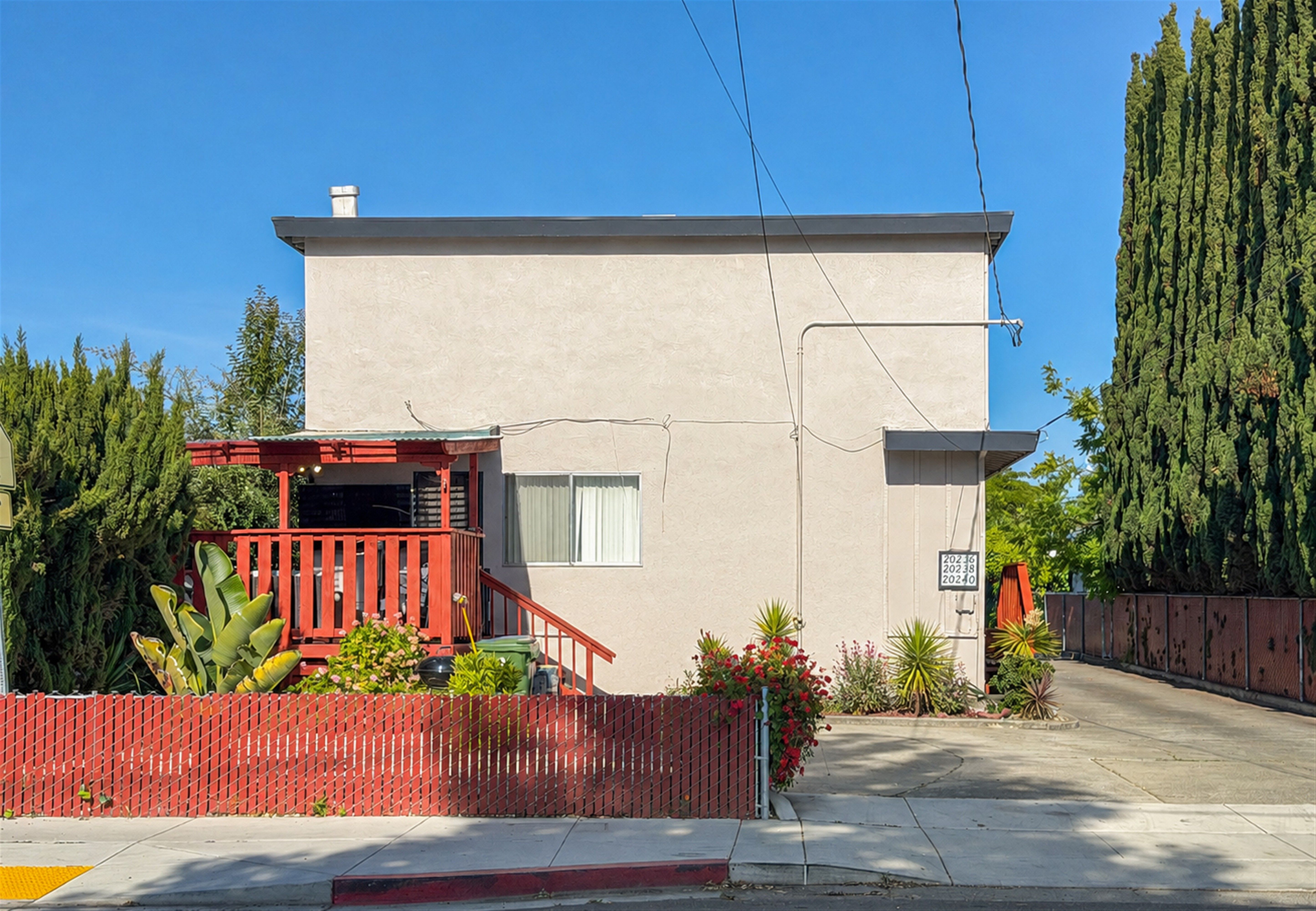  Rare Castro Valley Triplex Opportunity with Vacant Unit - 物件實景