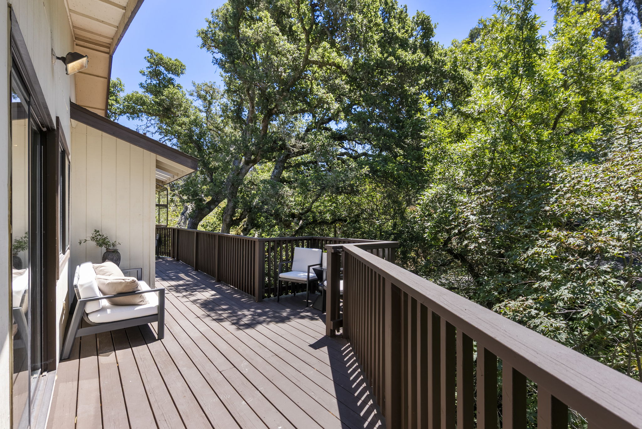  Expansive Residence in Millbrae Highlands - 物件實景