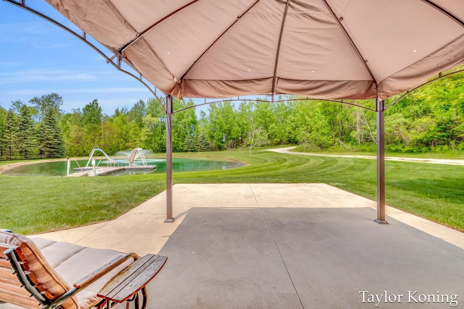 Hart, Michigan, 49420, United States, 2 Bedrooms Bedrooms, ,2 BathroomsBathrooms,Residential,For Sale,1949749