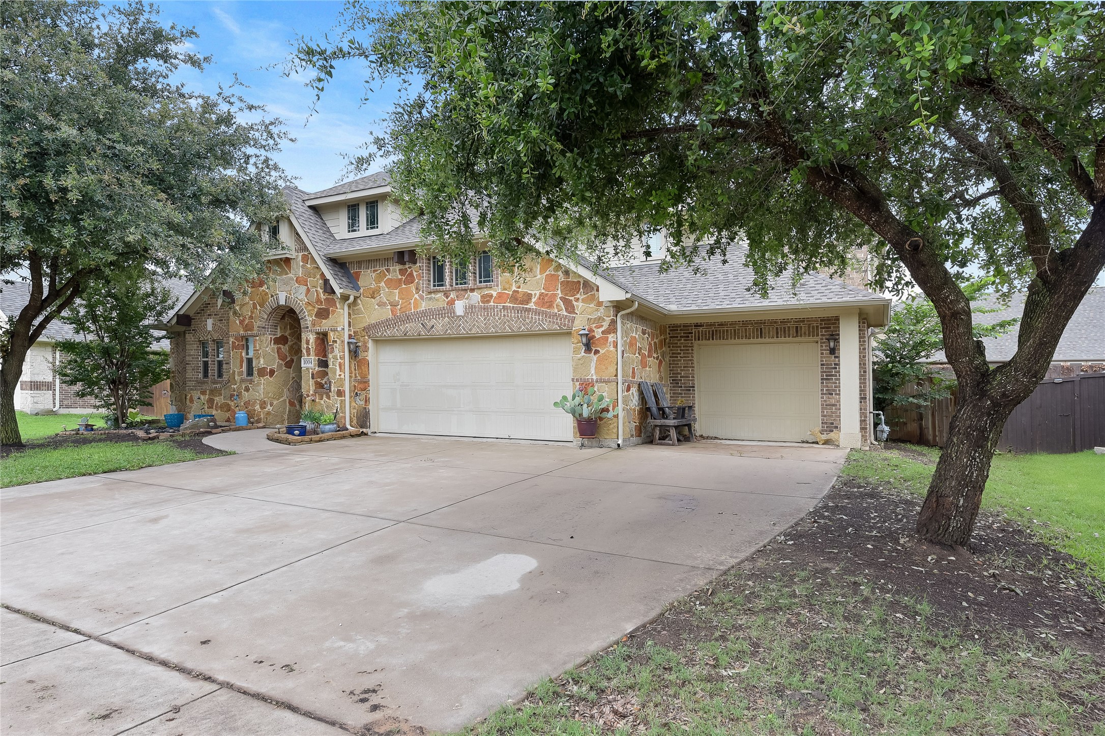 Burleson, Texas, 76028, United States, 4 Bedrooms Bedrooms, ,4 BathroomsBathrooms,Residential,For Sale,1874251