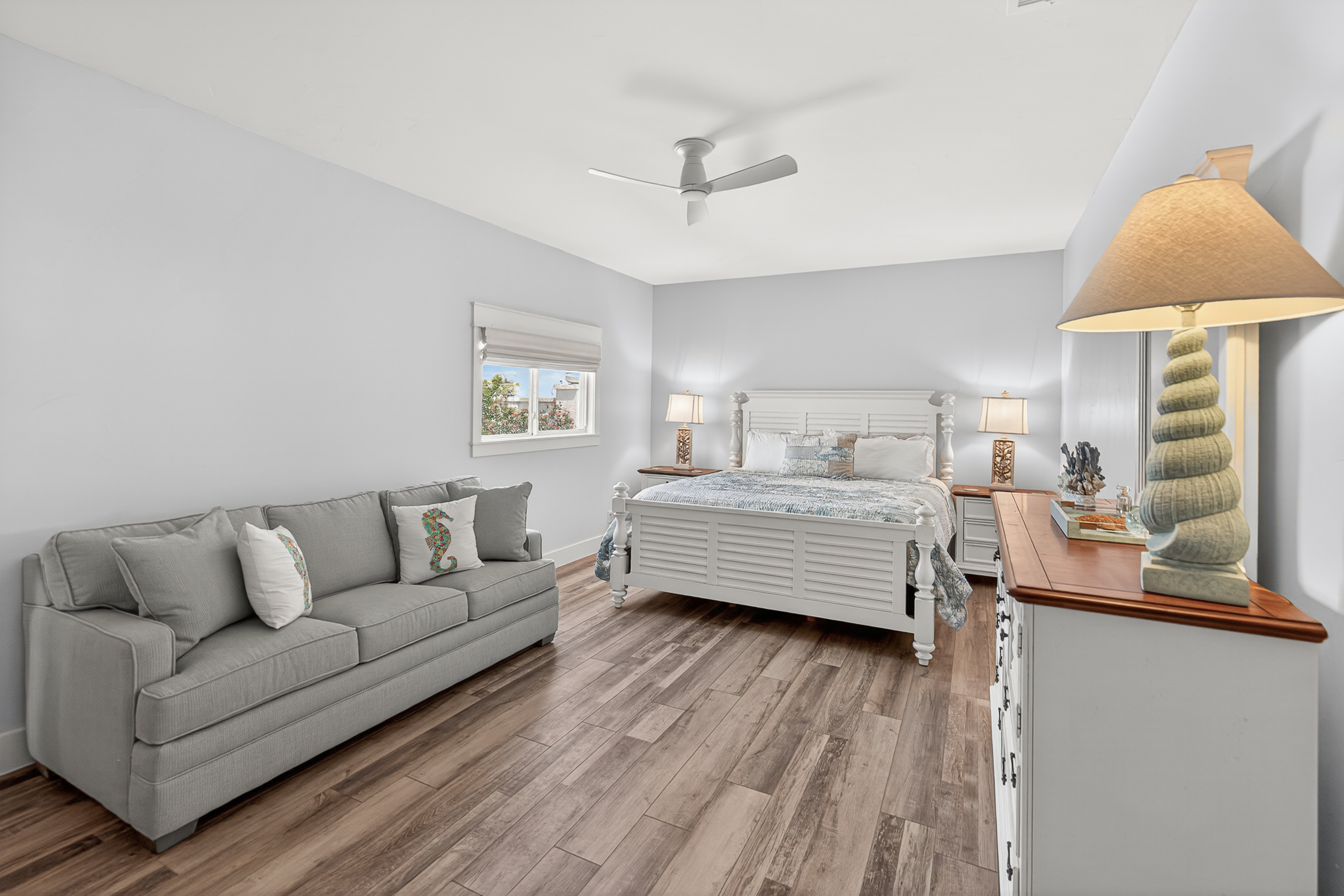  Canal-Front Estate in Island Moorings - 物件實景