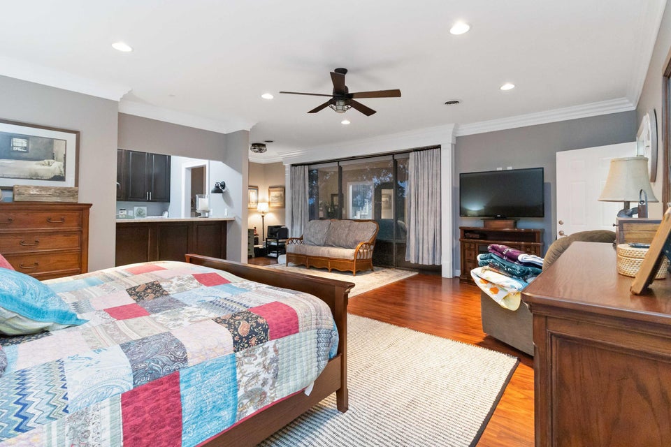 Somerset, Kentucky, 42503, United States, 6 Bedrooms Bedrooms, ,5 BathroomsBathrooms,Residential,For Sale,1835271