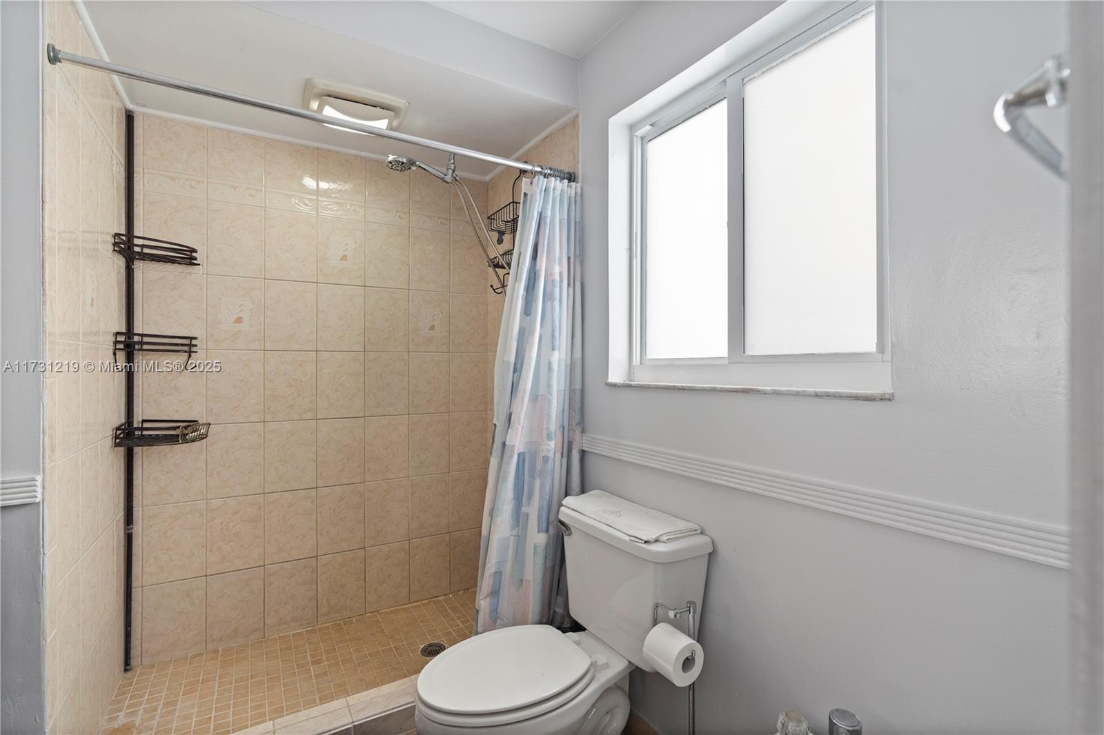 Hialeah, Florida, 33012, United States, 4 Bedrooms Bedrooms, ,4 BathroomsBathrooms,Residential,For Sale,1840227