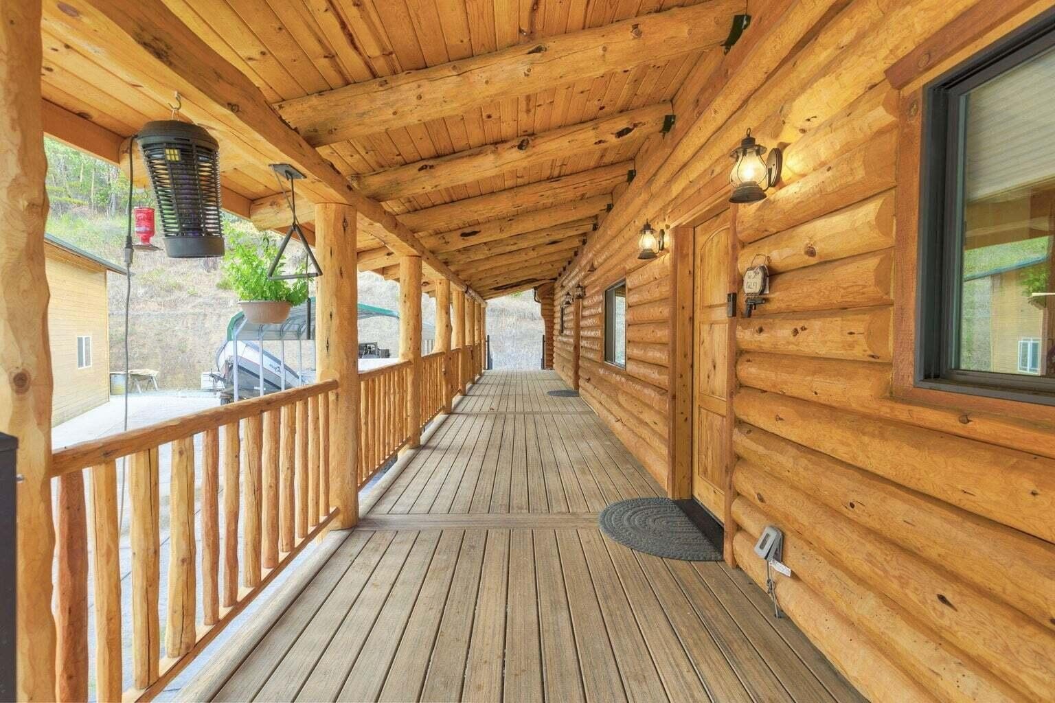 Canyonville, Oregon, 97417, United States, 2 Bedrooms Bedrooms, ,2 BathroomsBathrooms,Residential,For Sale,1981703