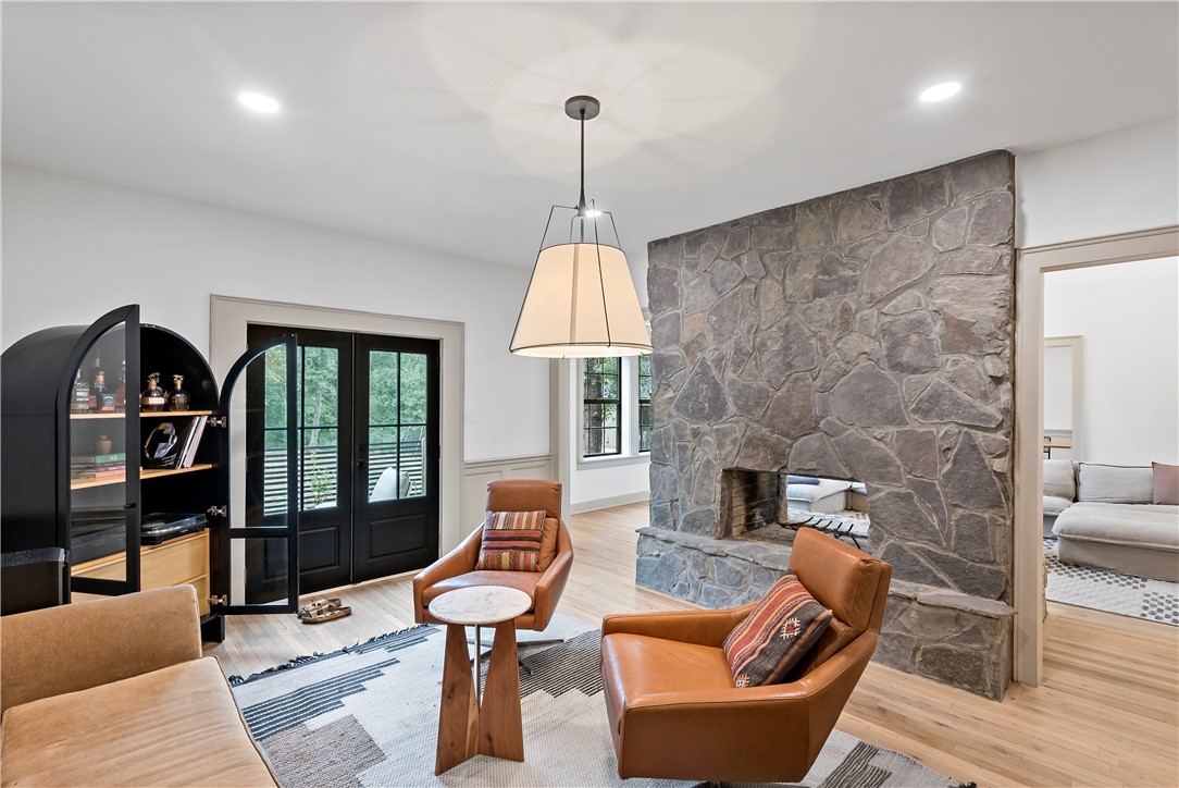 College Station, Texas, 77845, United States, 4 Bedrooms Bedrooms, ,5 BathroomsBathrooms,Residential,For Sale,1932091